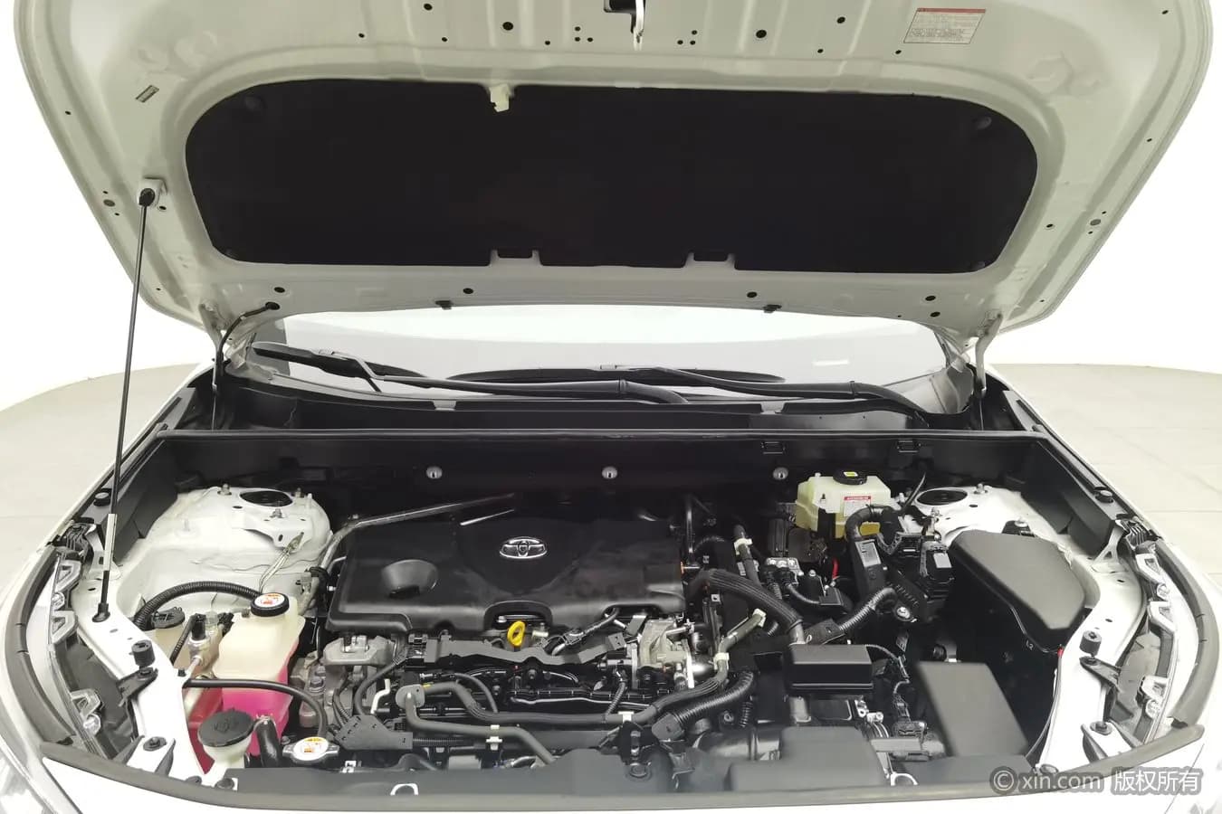 Toyota RAV4 2021 г. 112650 км. — фото 4