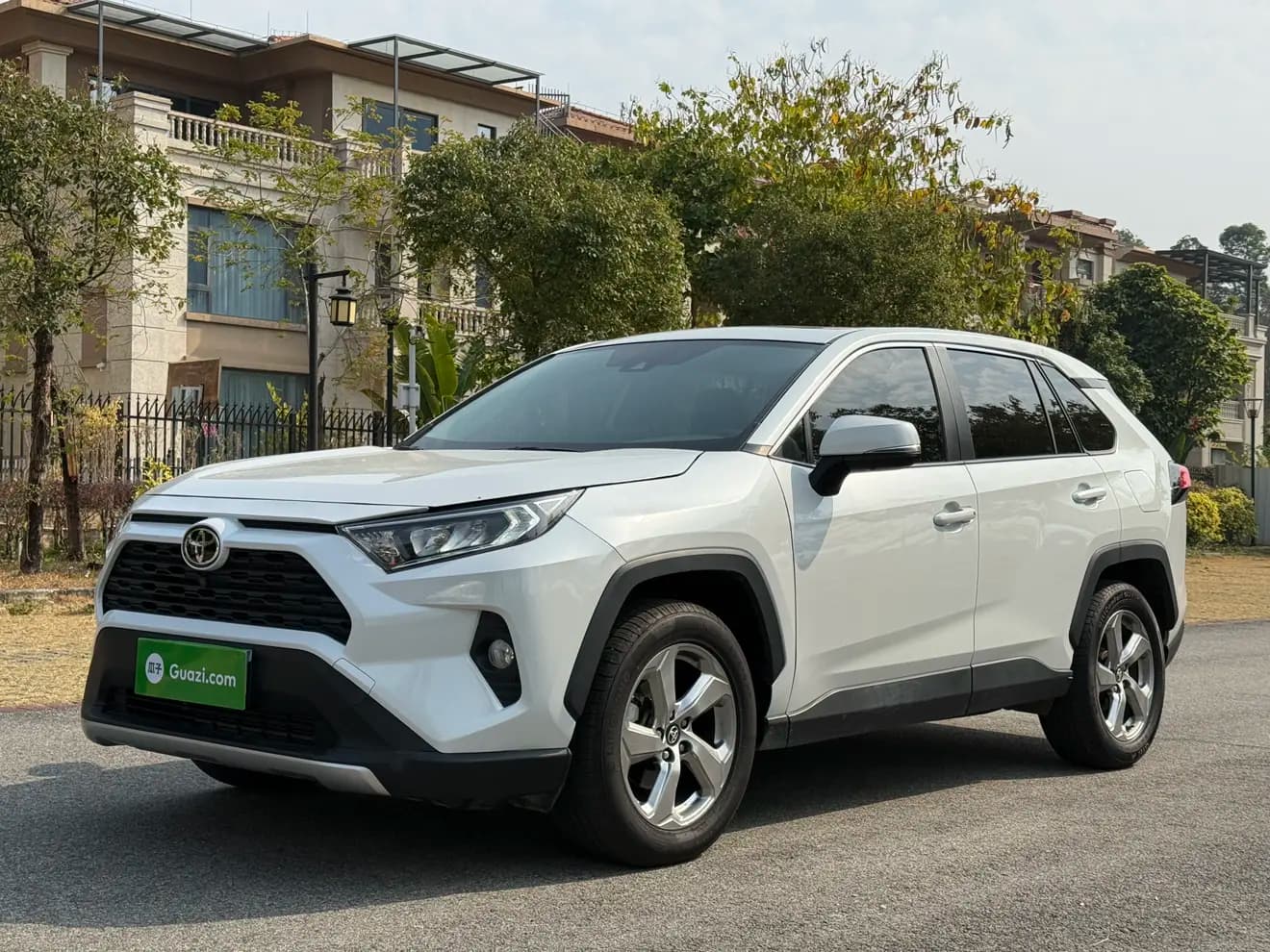Toyota RAV4 2021 г. 50053 км. — фото 12