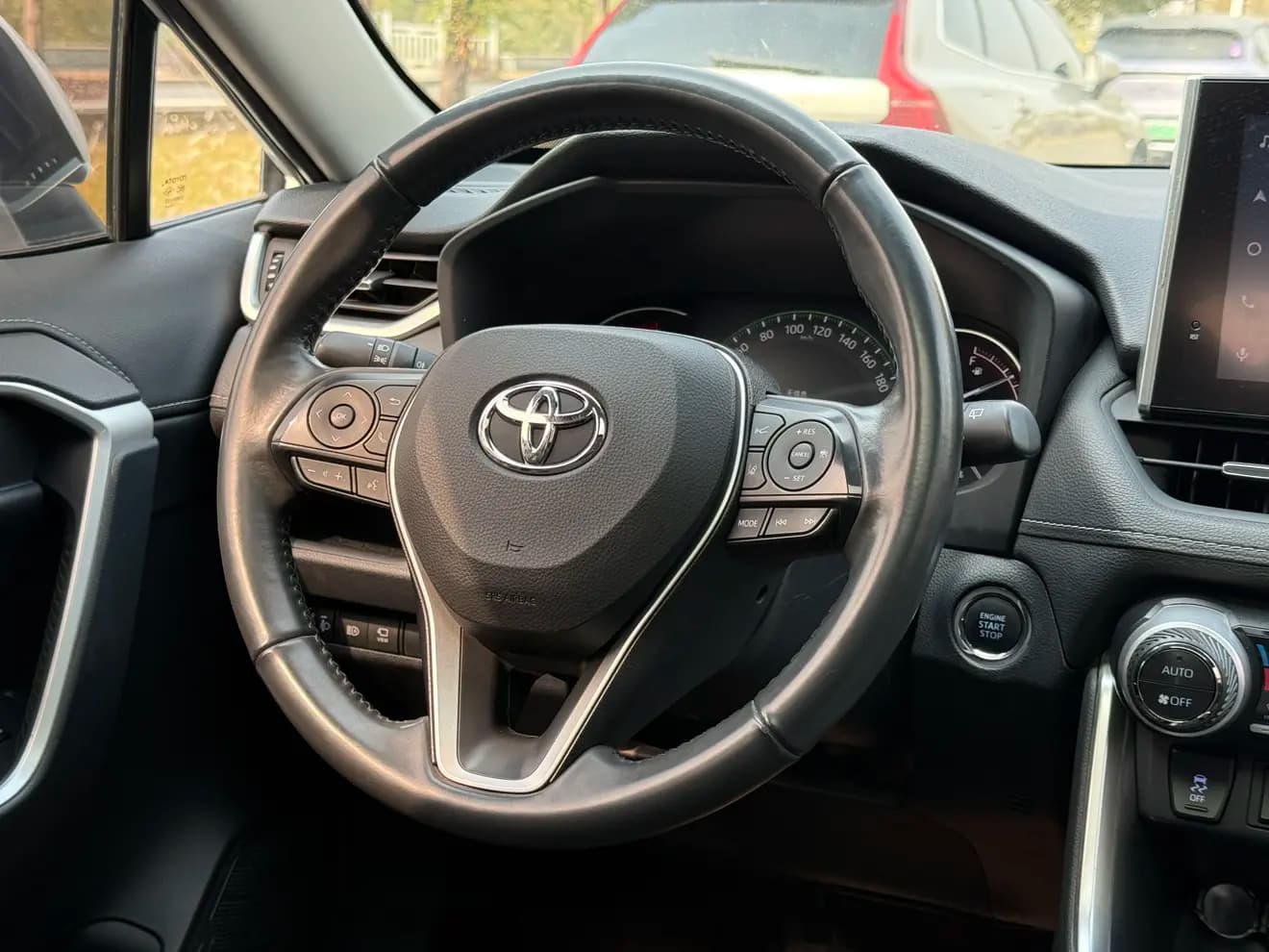 Toyota RAV4 2021 г. 50053 км. — фото 17