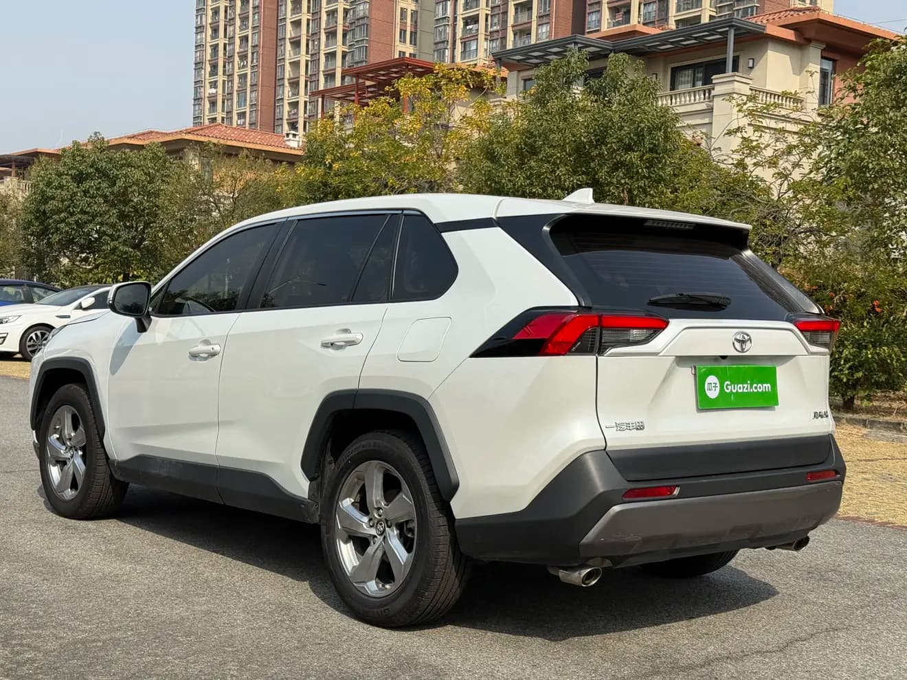 Toyota RAV4 2021 г. 50053 км. — фото 4