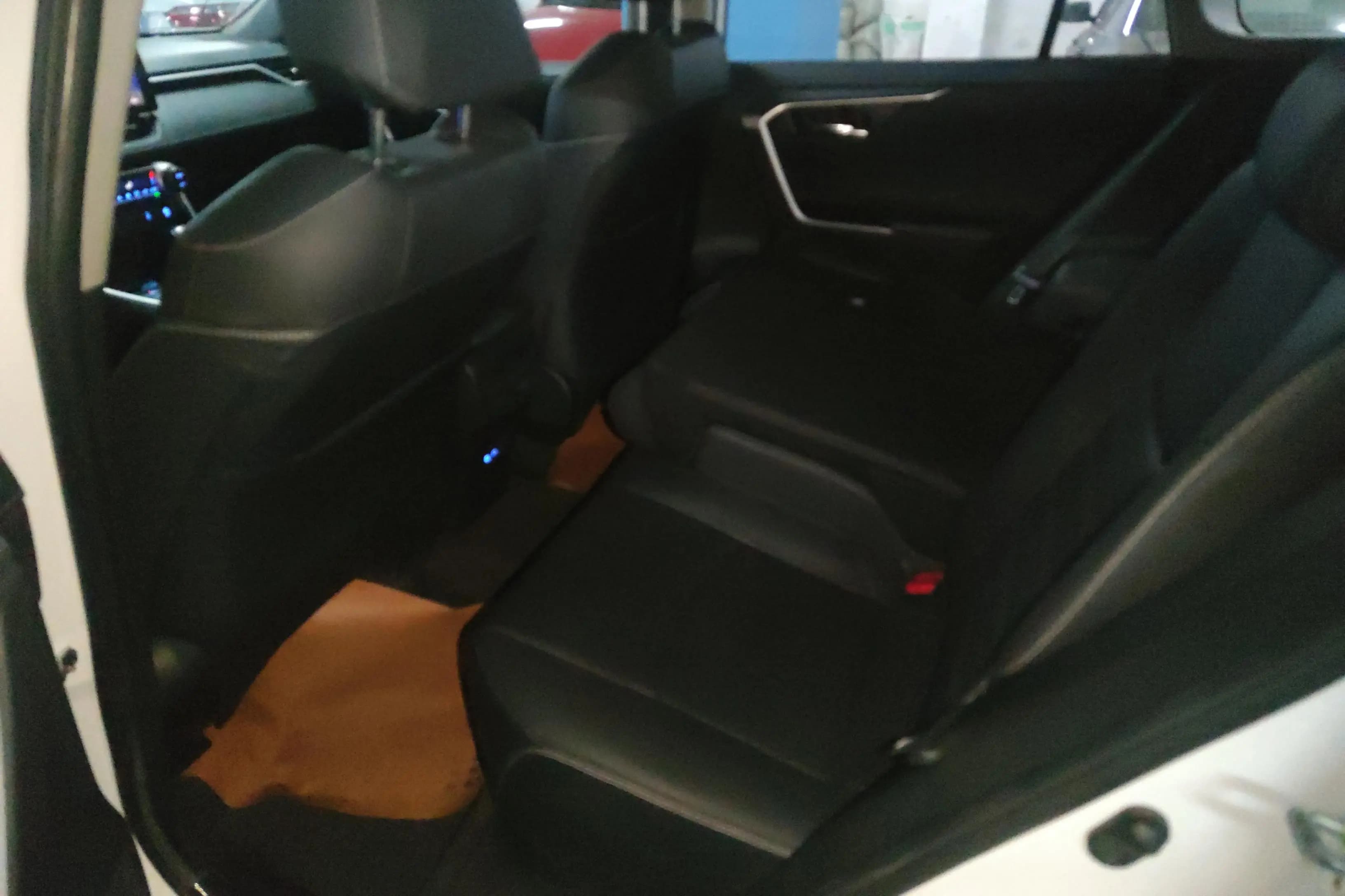 Toyota RAV4 2023 г. 31254 км. — фото 13