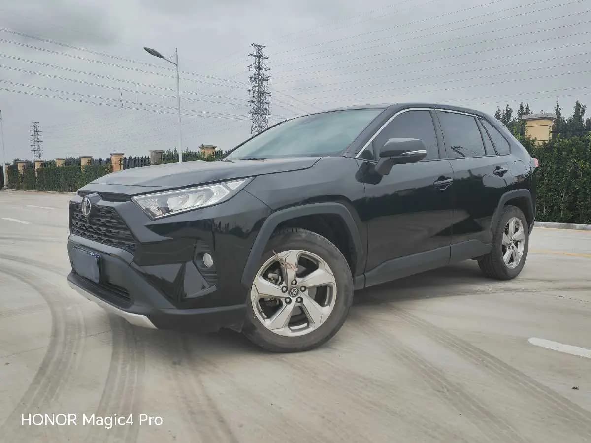Toyota RAV4 2023 г. 16056 км.