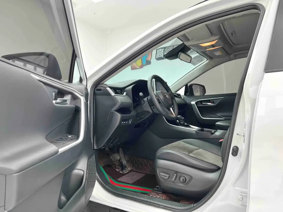 Toyota RAV4 2022 г. 32858 км. — фото 20