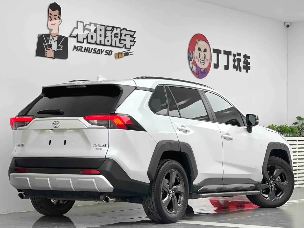 Toyota RAV4 2022 г. 32858 км. — фото 3