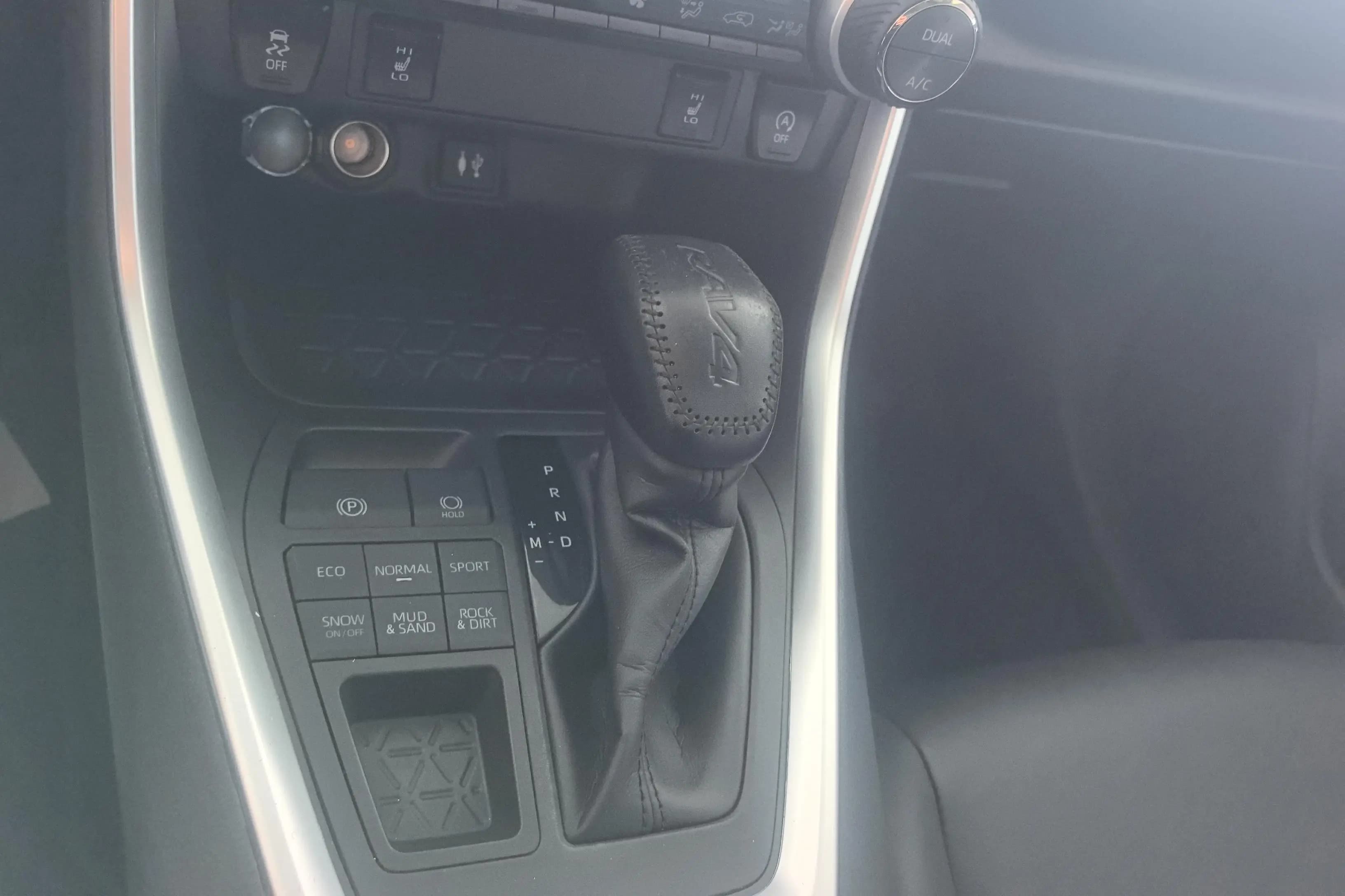 Toyota RAV4 2021 г. 96359 км. — фото 13