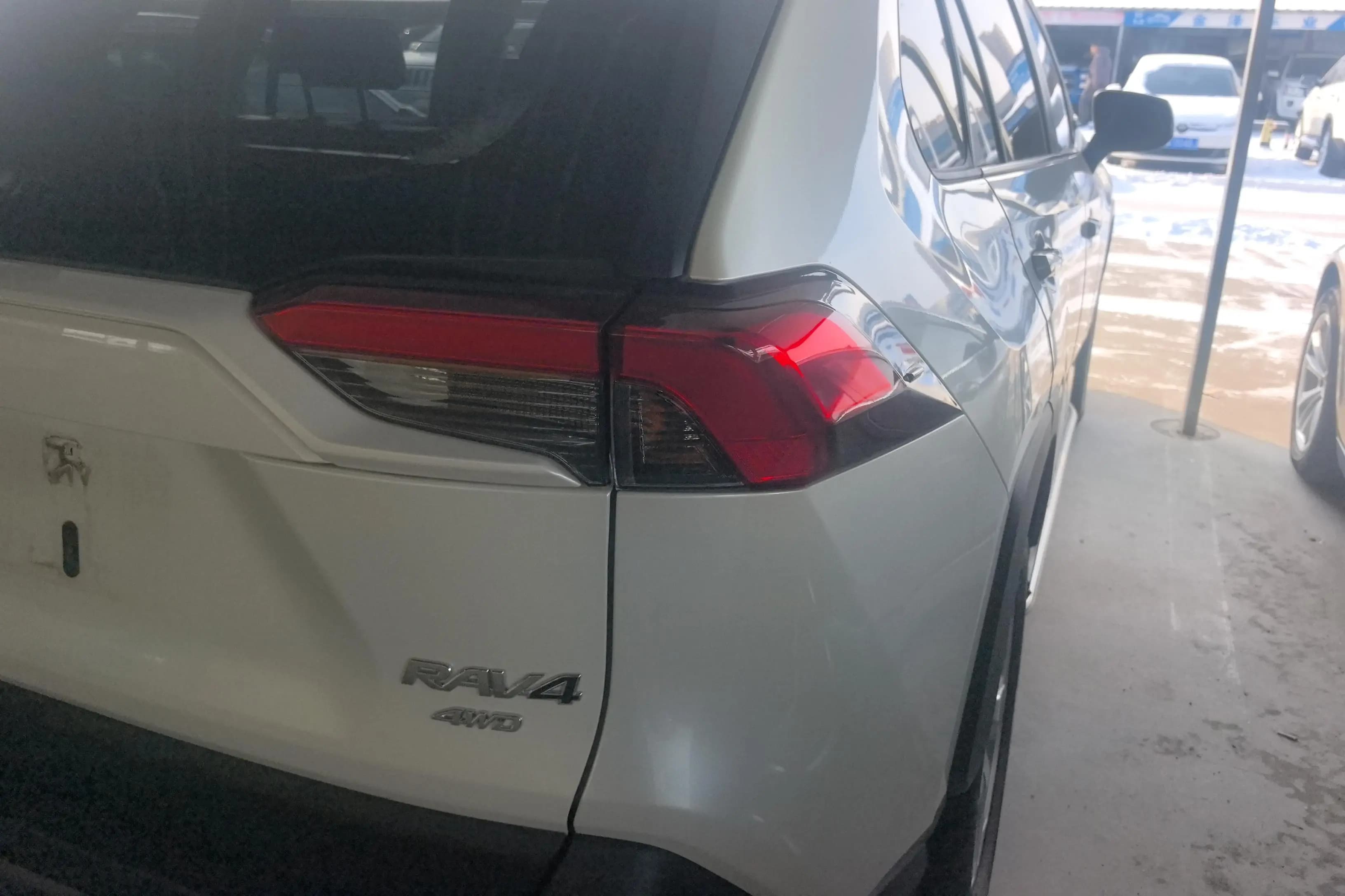 Toyota RAV4 2021 г. 96359 км. — фото 6