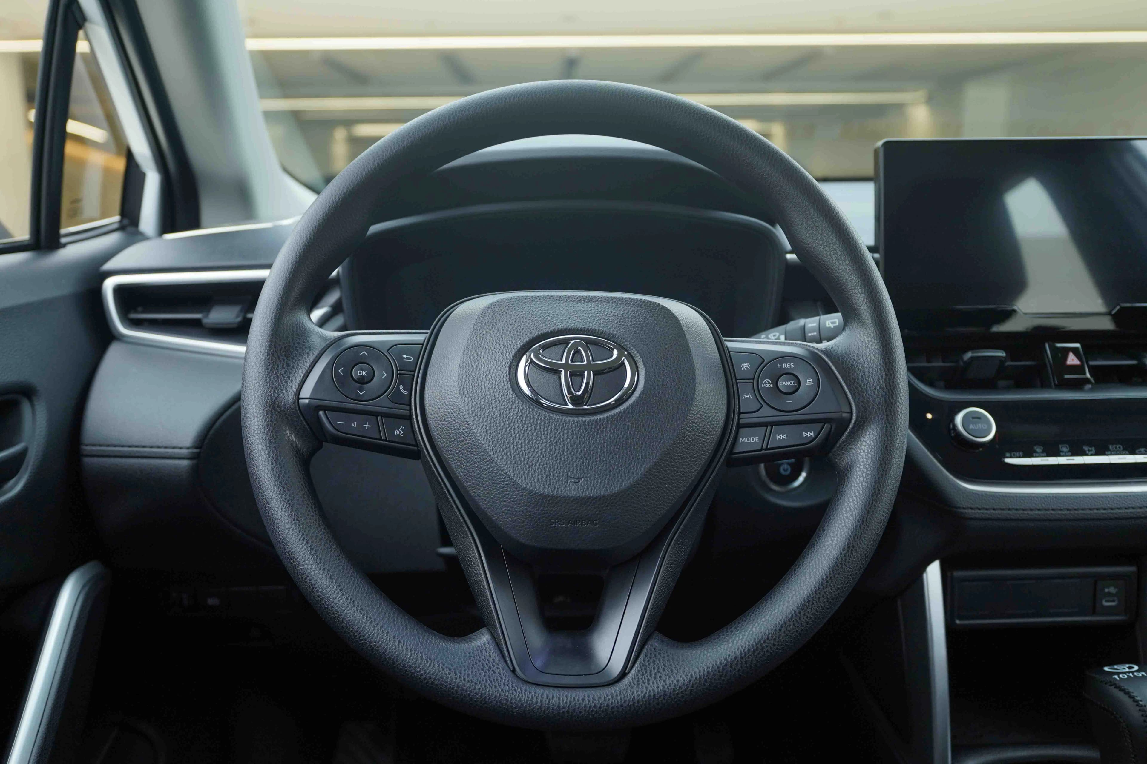 Toyota Corolla Cross 2025 г. 6104 км. — фото 14