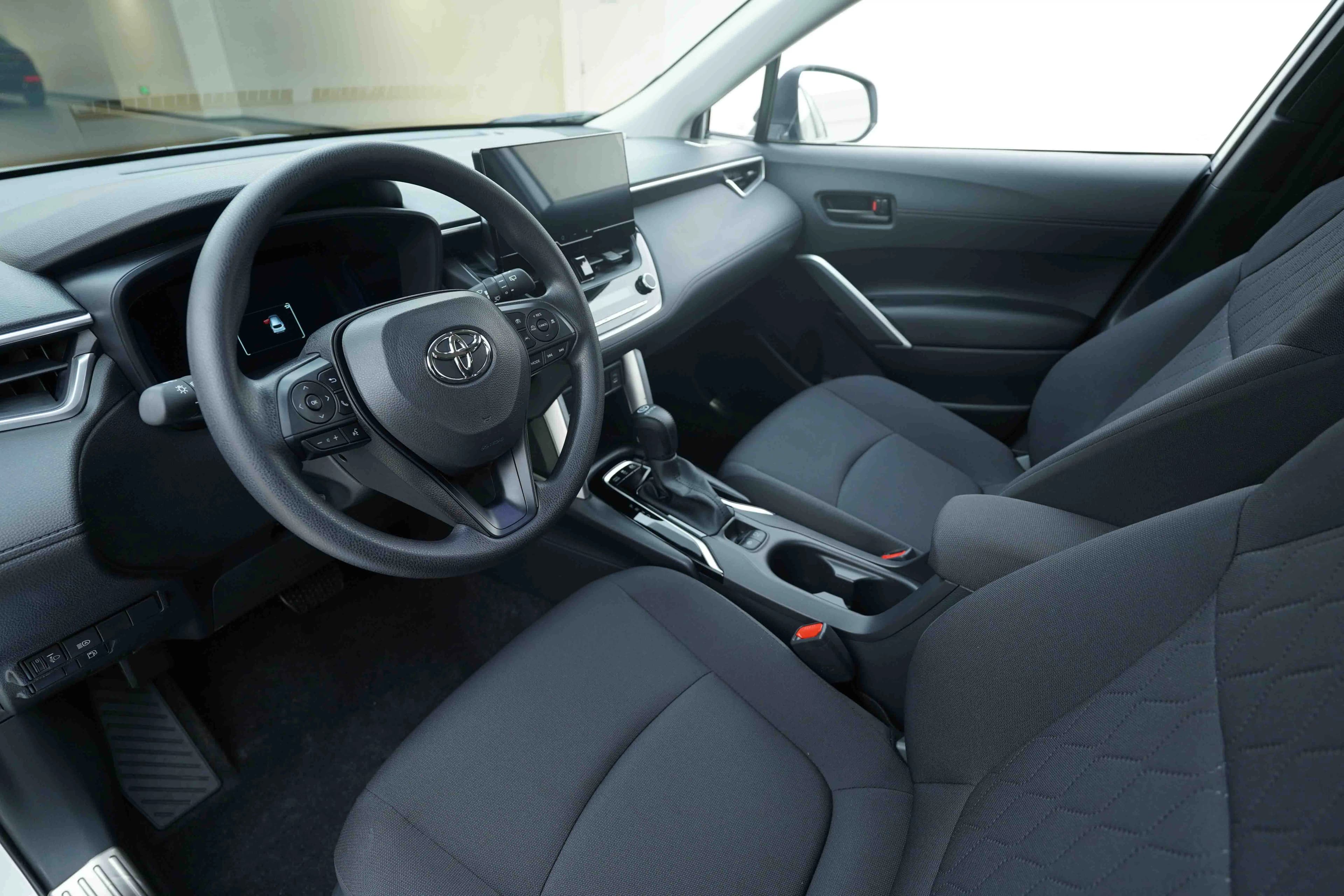 Toyota Corolla Cross 2025 г. 6104 км. — фото 16