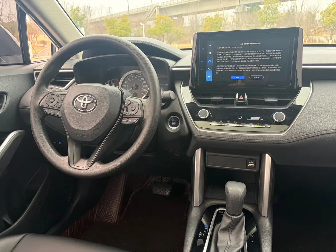 Toyota Corolla Cross 2023 г. 21107 км. — фото 4