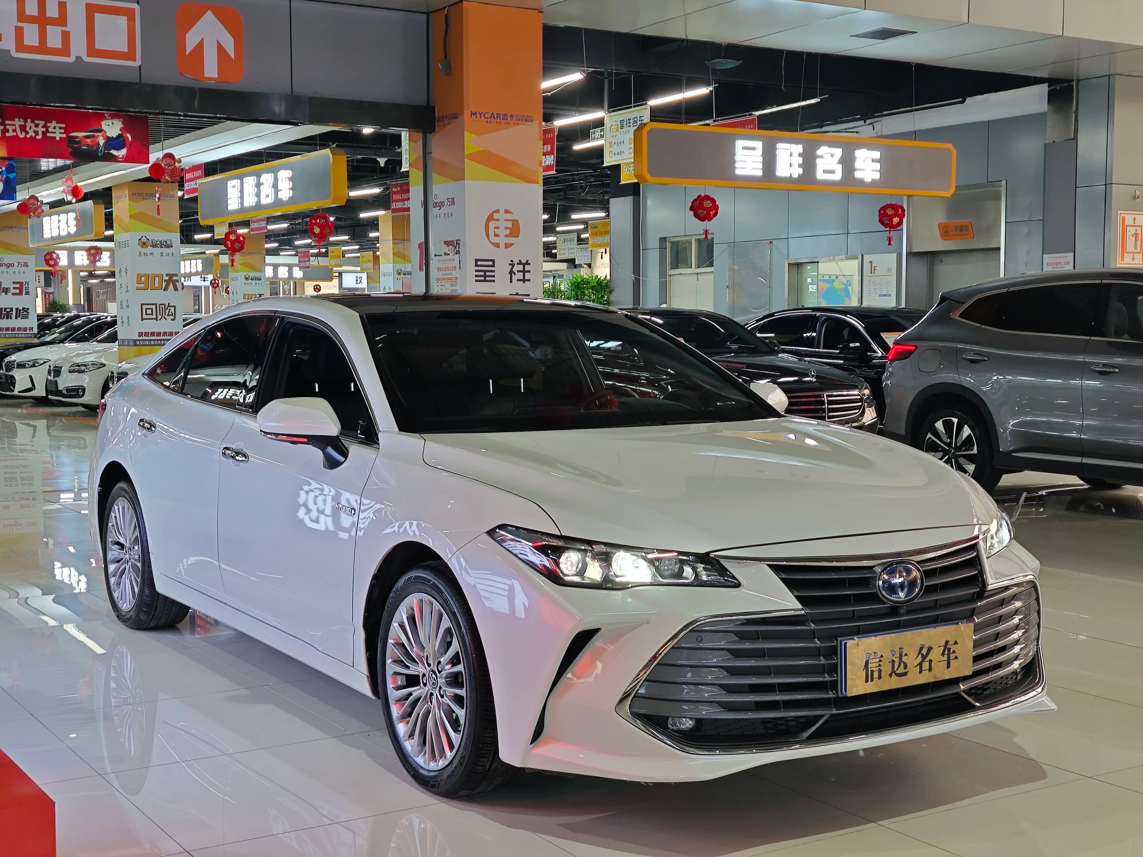 Toyota Avalon 2021 г. 74089 км. — фото 2