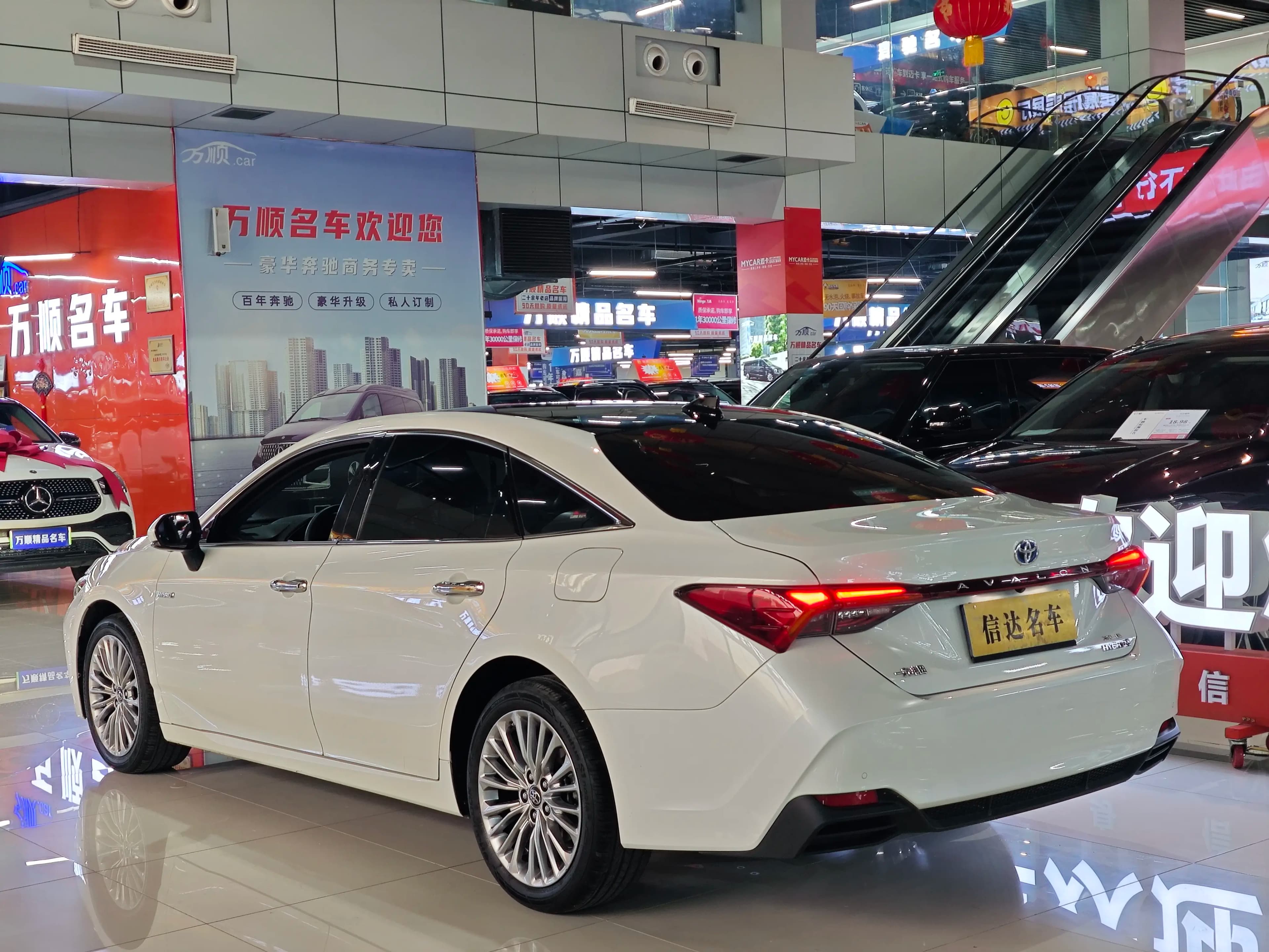 Toyota Avalon 2021 г. 74089 км. — фото 4