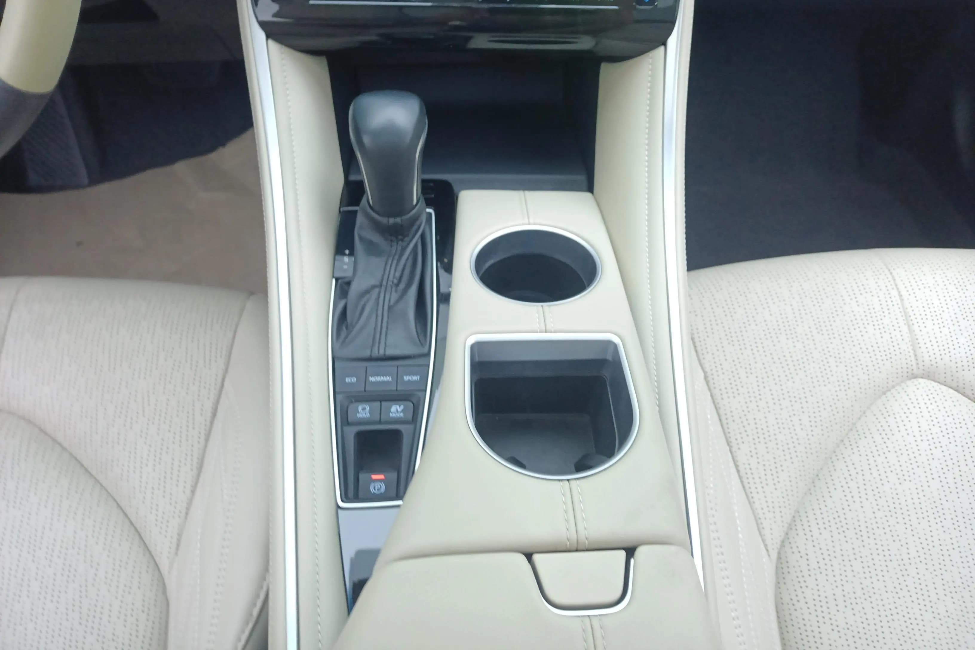 Toyota Avalon 2022 г. 33990 км. — фото 12