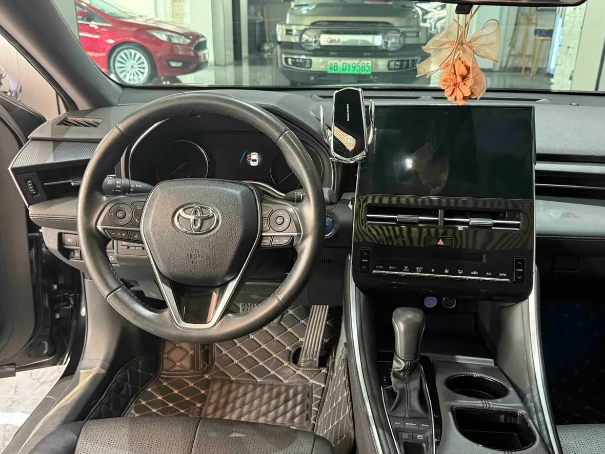 Toyota Avalon 2023 г. 22092 км. — фото 13