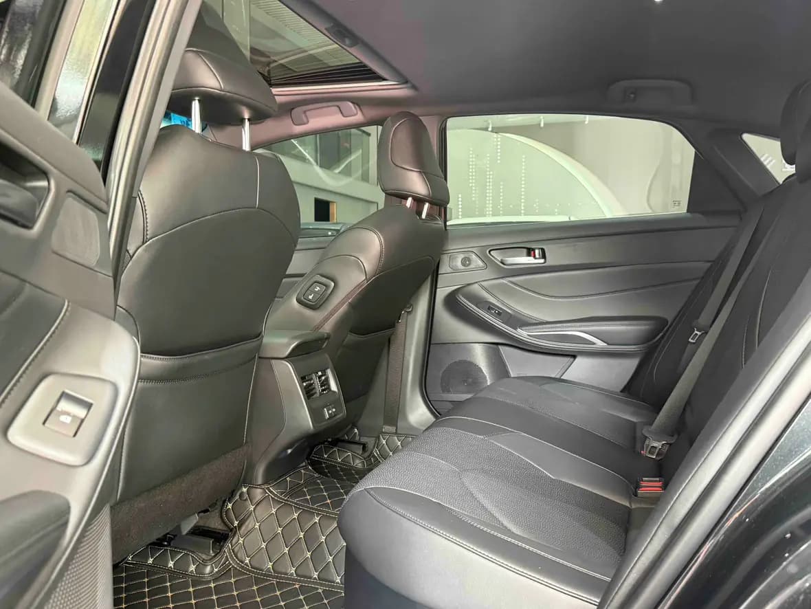 Toyota Avalon 2023 г. 22092 км. — фото 16