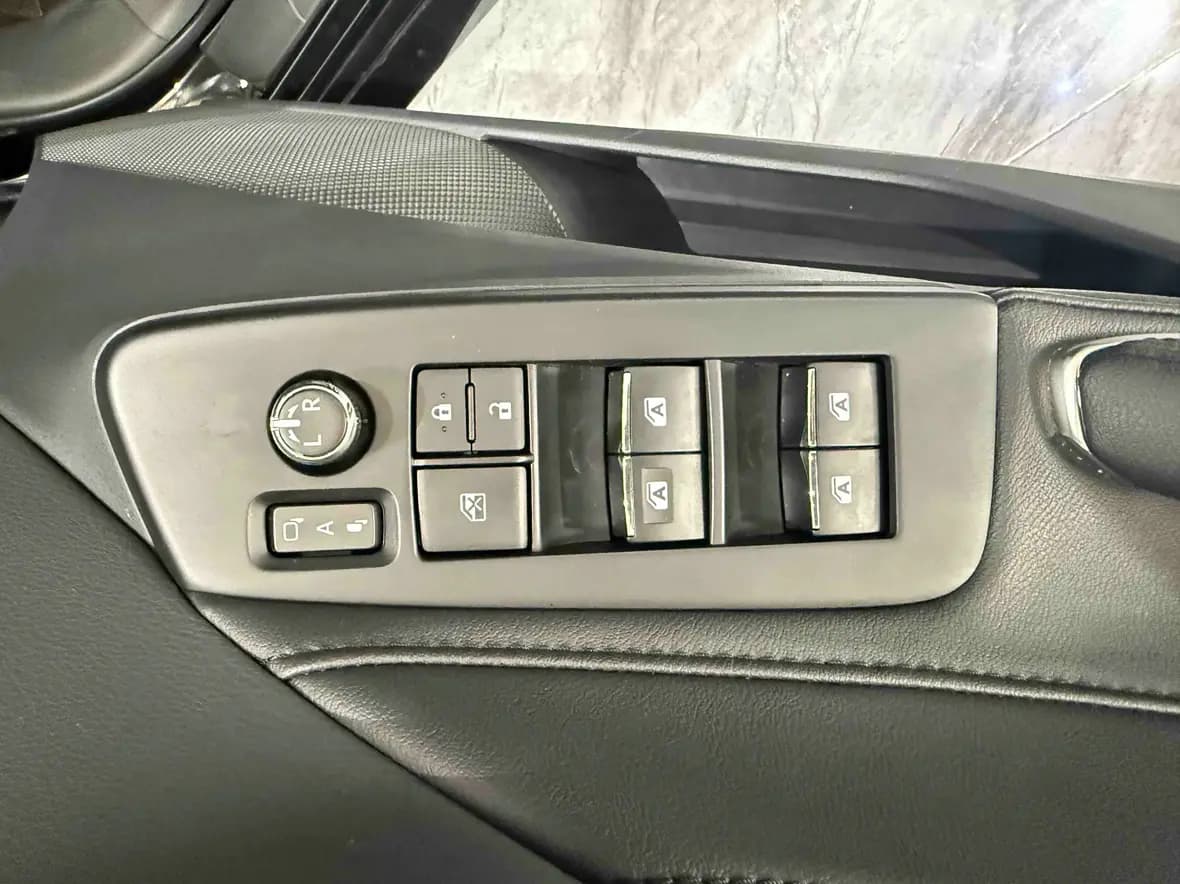 Toyota Avalon 2023 г. 22092 км. — фото 17