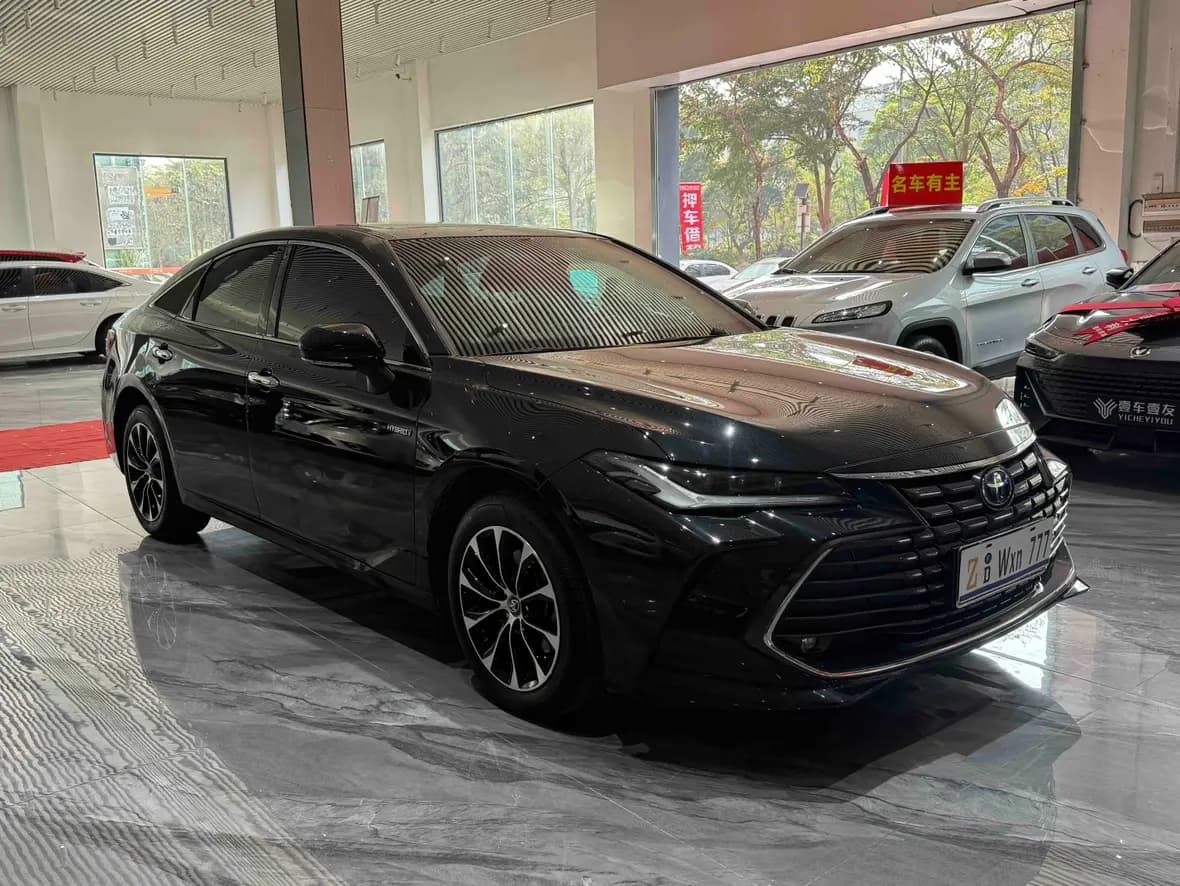 Toyota Avalon 2023 г. 22092 км. — фото 3