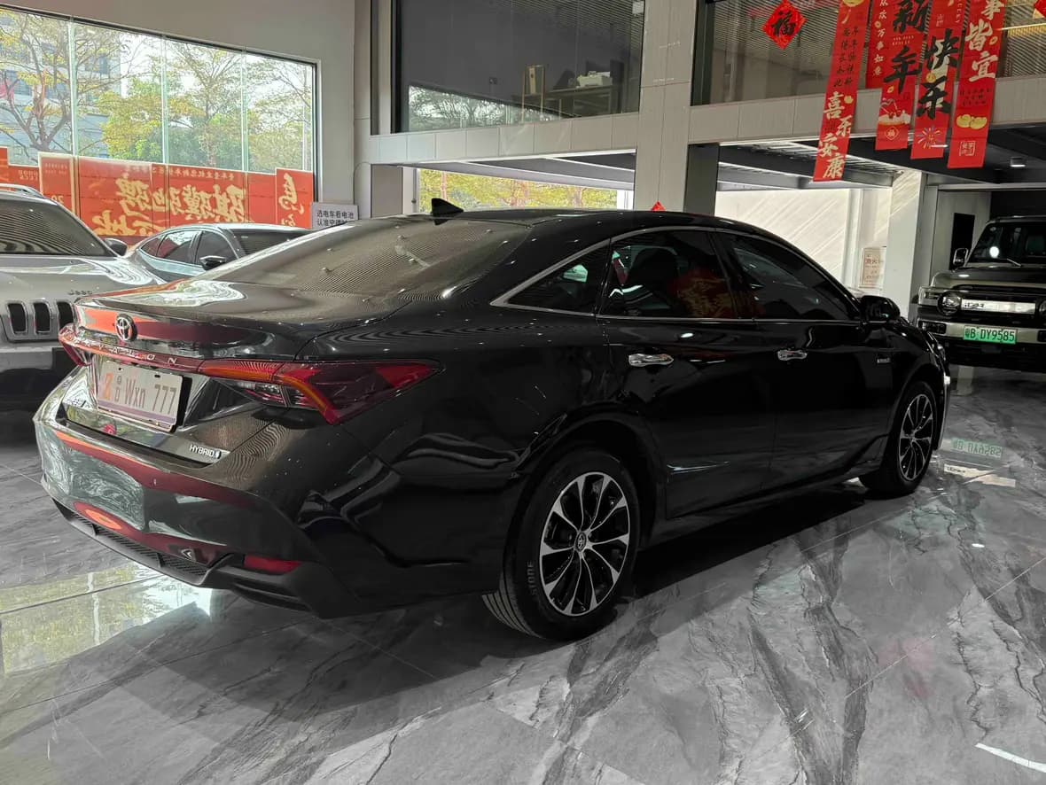 Toyota Avalon 2023 г. 22092 км. — фото 6