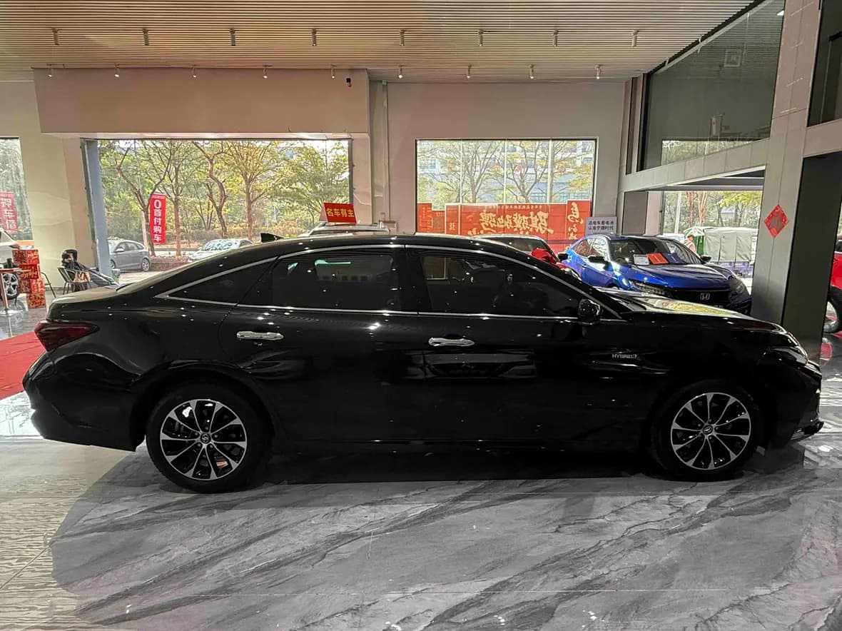 Toyota Avalon 2023 г. 22092 км. — фото 7