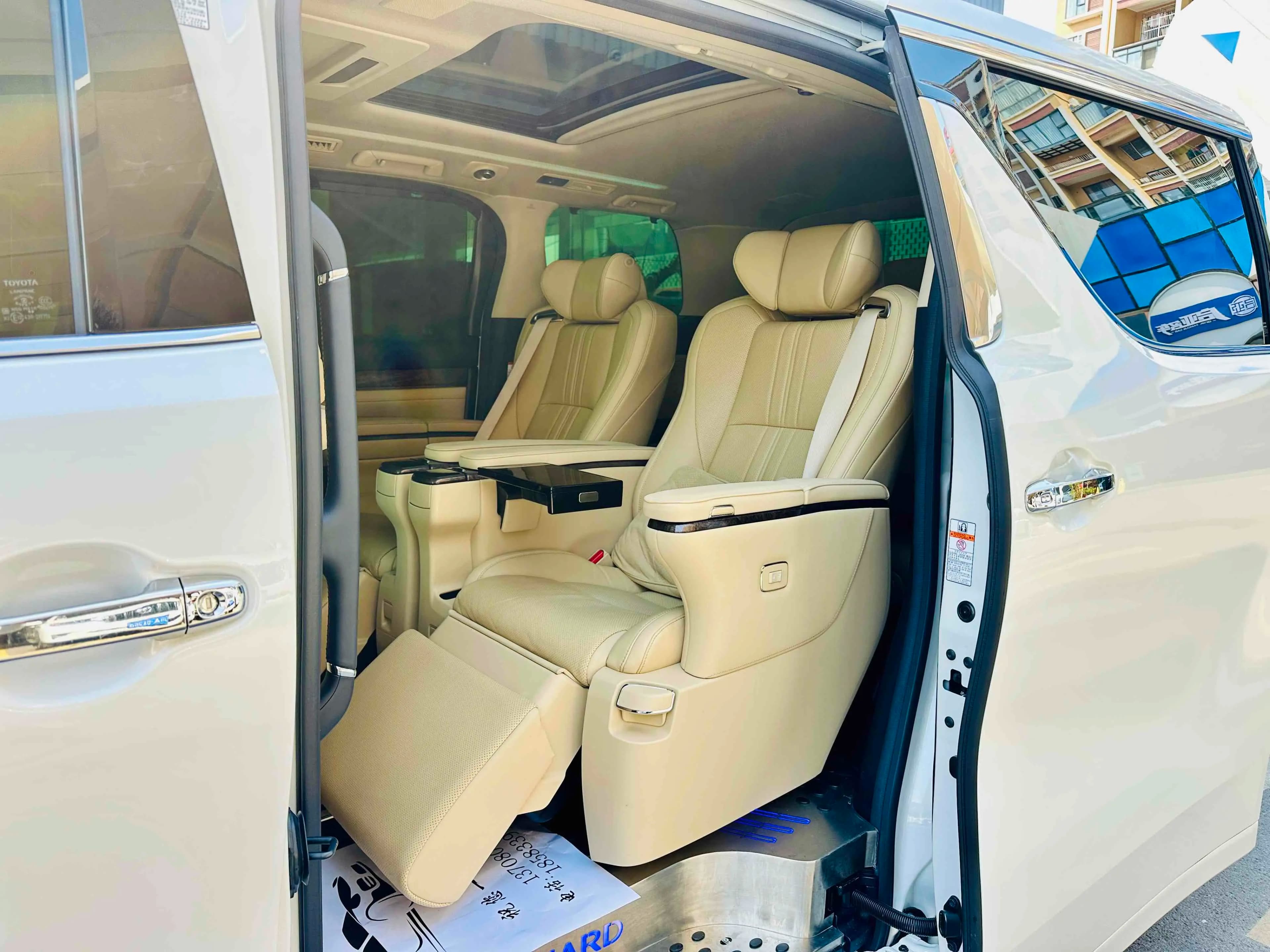 Toyota Alphard 2021 г. 88130 км. — фото 14