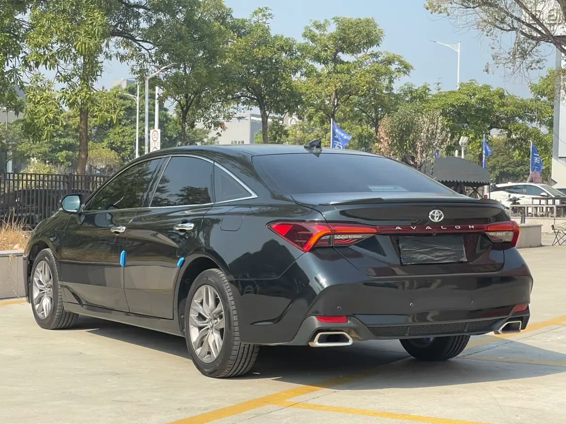 Toyota Avalon 2021 г. 60093 км. — фото 2