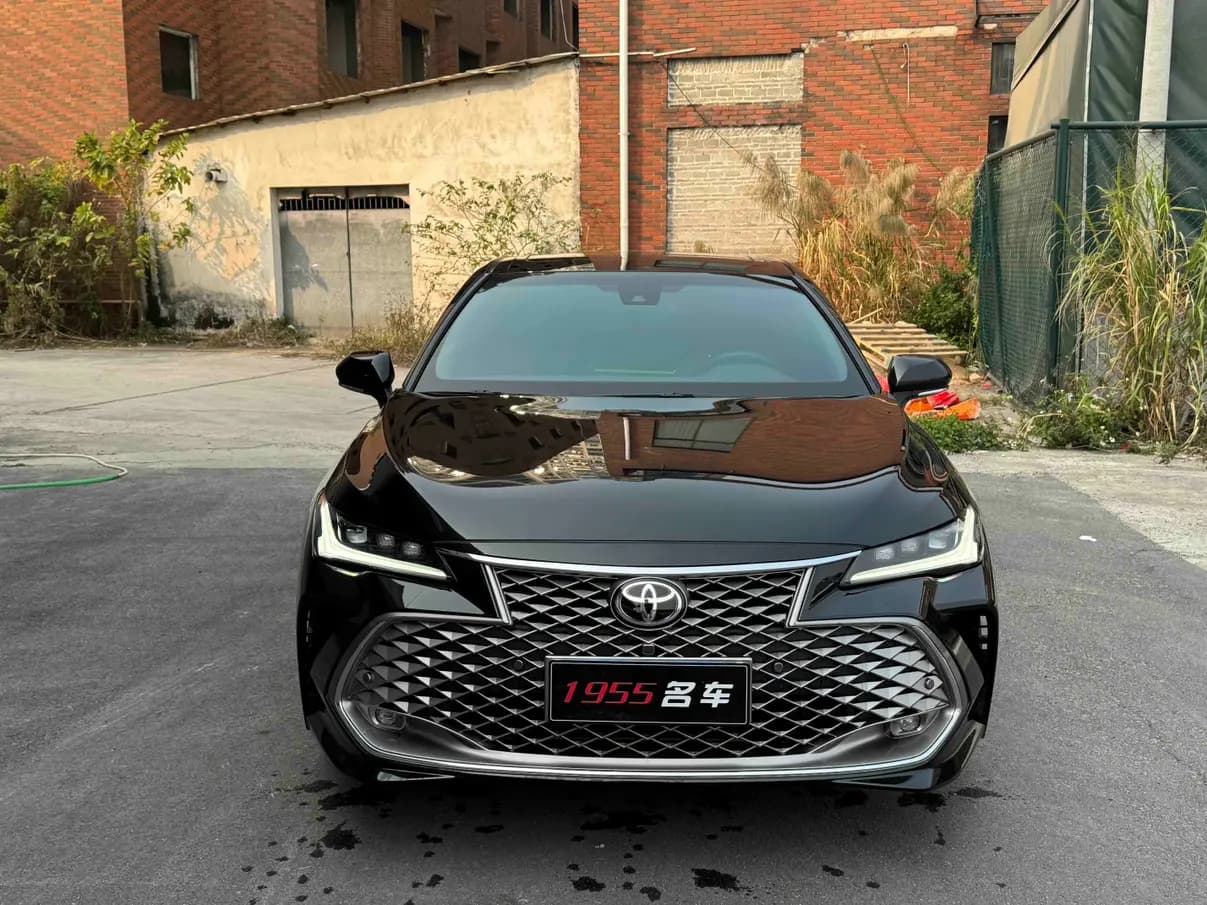Toyota Avalon 2024 г. 39095 км. — фото 2