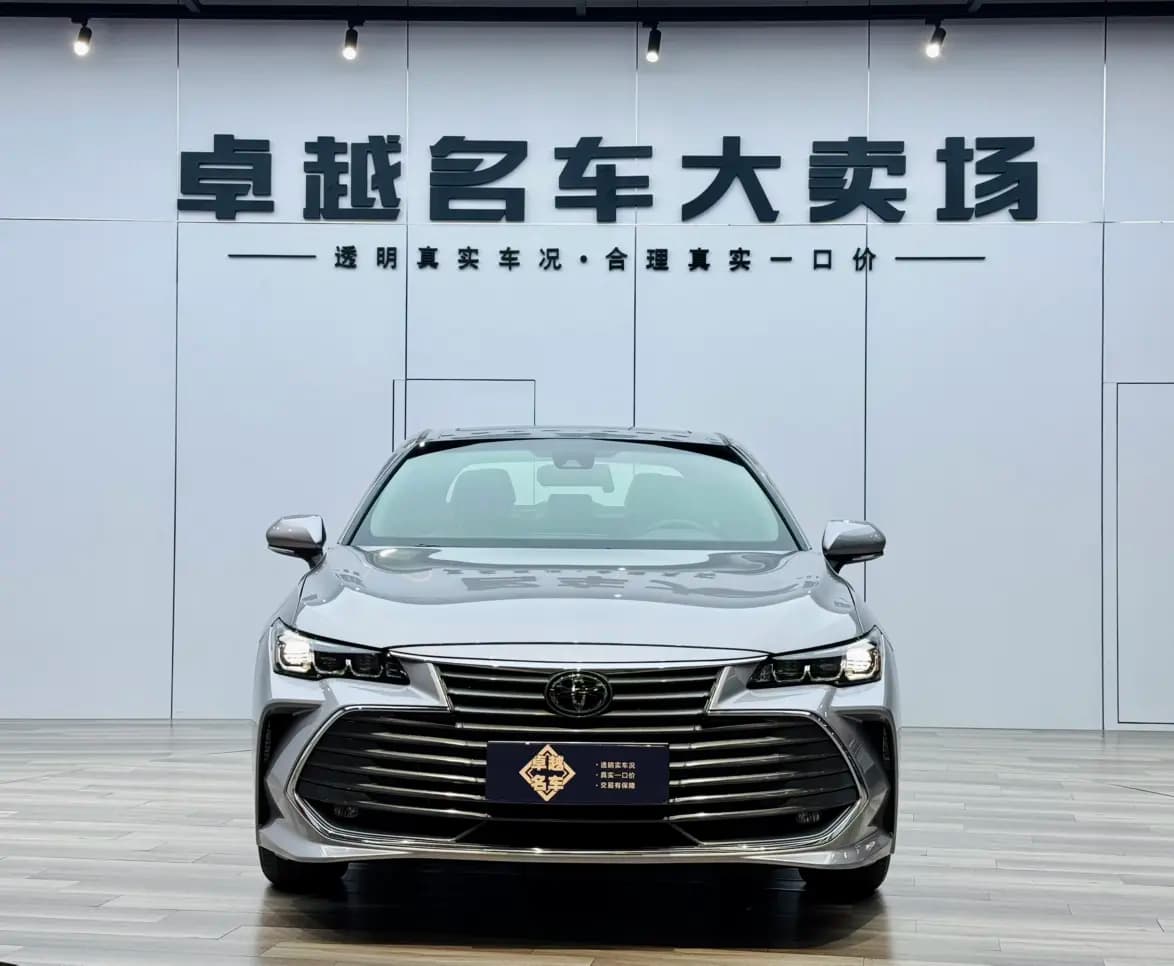 Toyota Avalon 2021 г. 82096 км. — фото 2