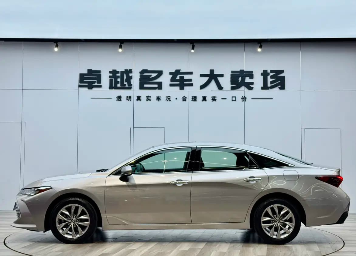 Toyota Avalon 2021 г. 82096 км. — фото 4