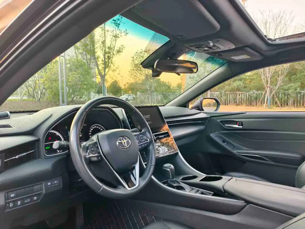 Toyota Avalon 2022 г. 54097 км. — фото 4