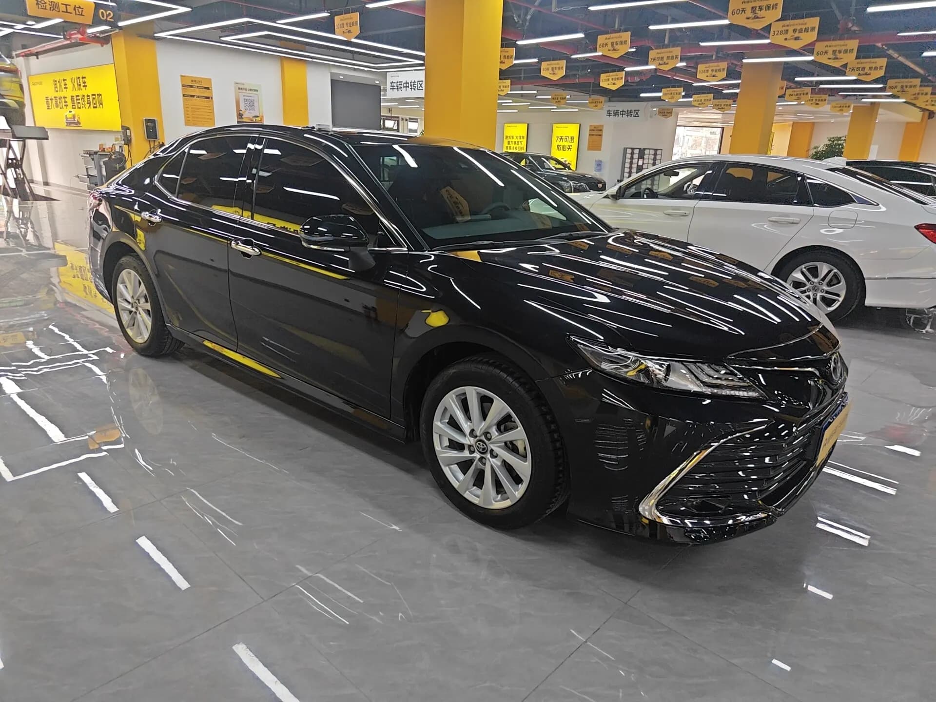 Toyota Camry 2022 г. 14965 км. — фото 3