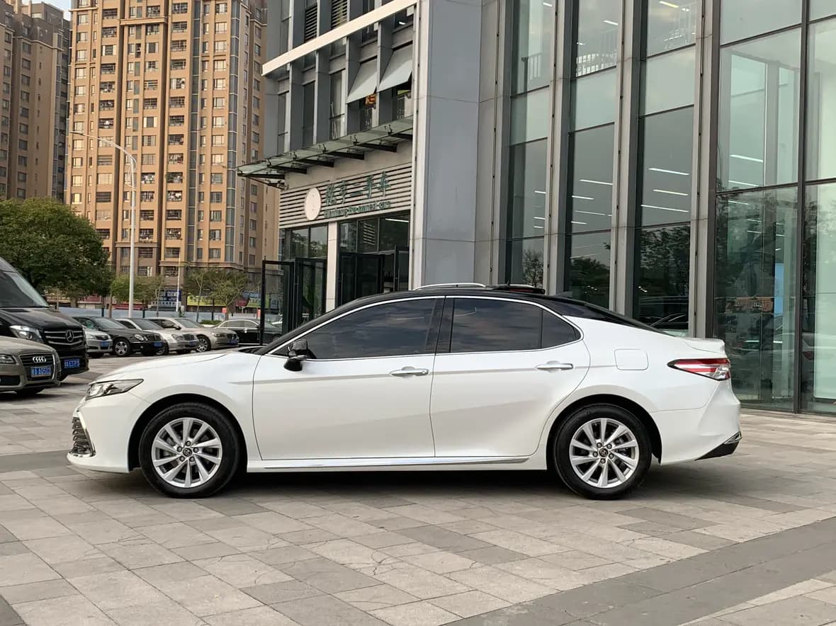 Toyota Camry 2023 г. 15069 км. — фото 3