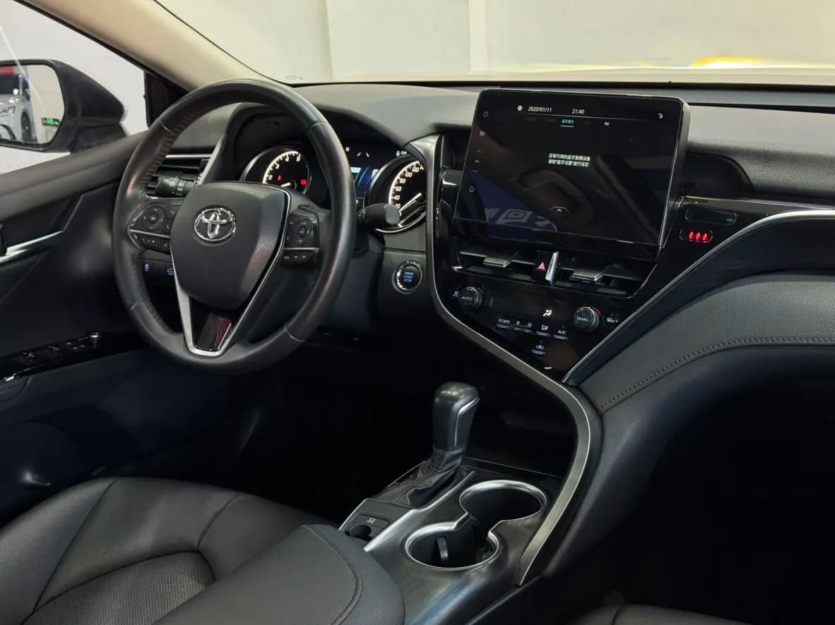 Toyota Camry 2021 г. 42073 км. — фото 2