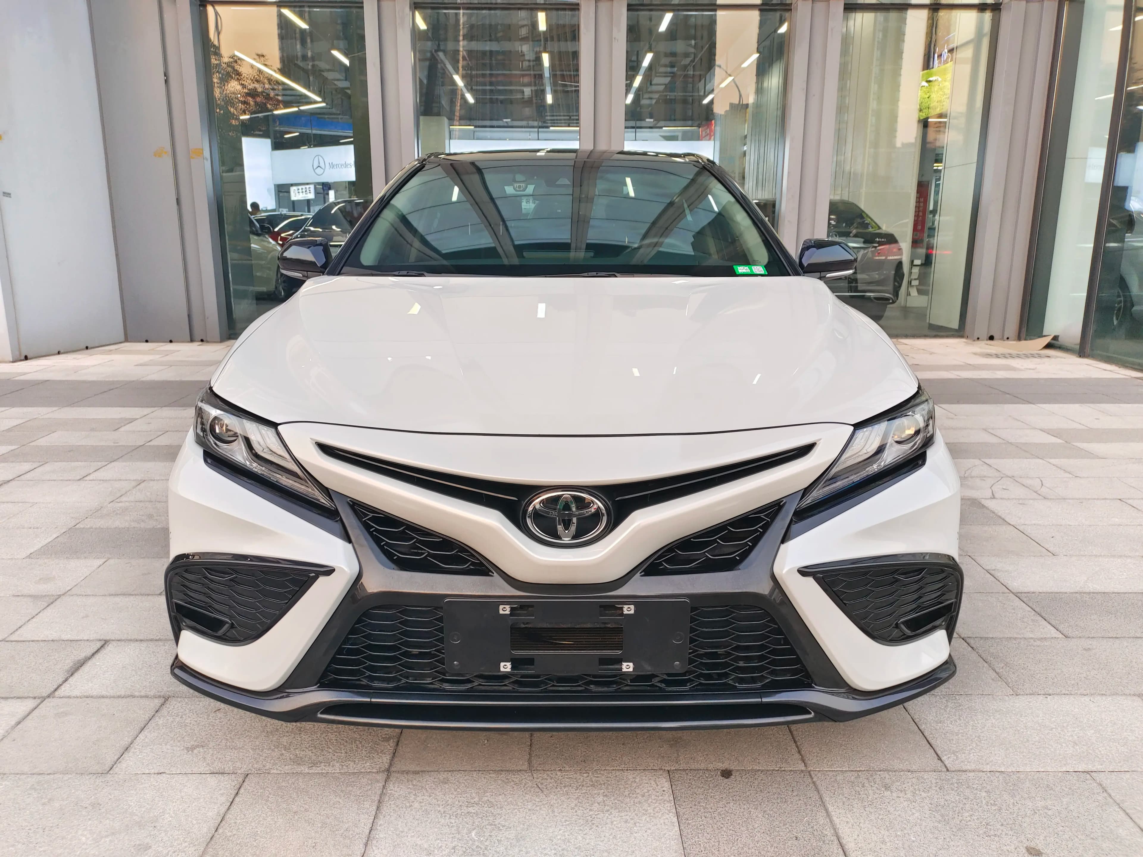 Toyota Camry 2023 г. 30076 км. — фото 2