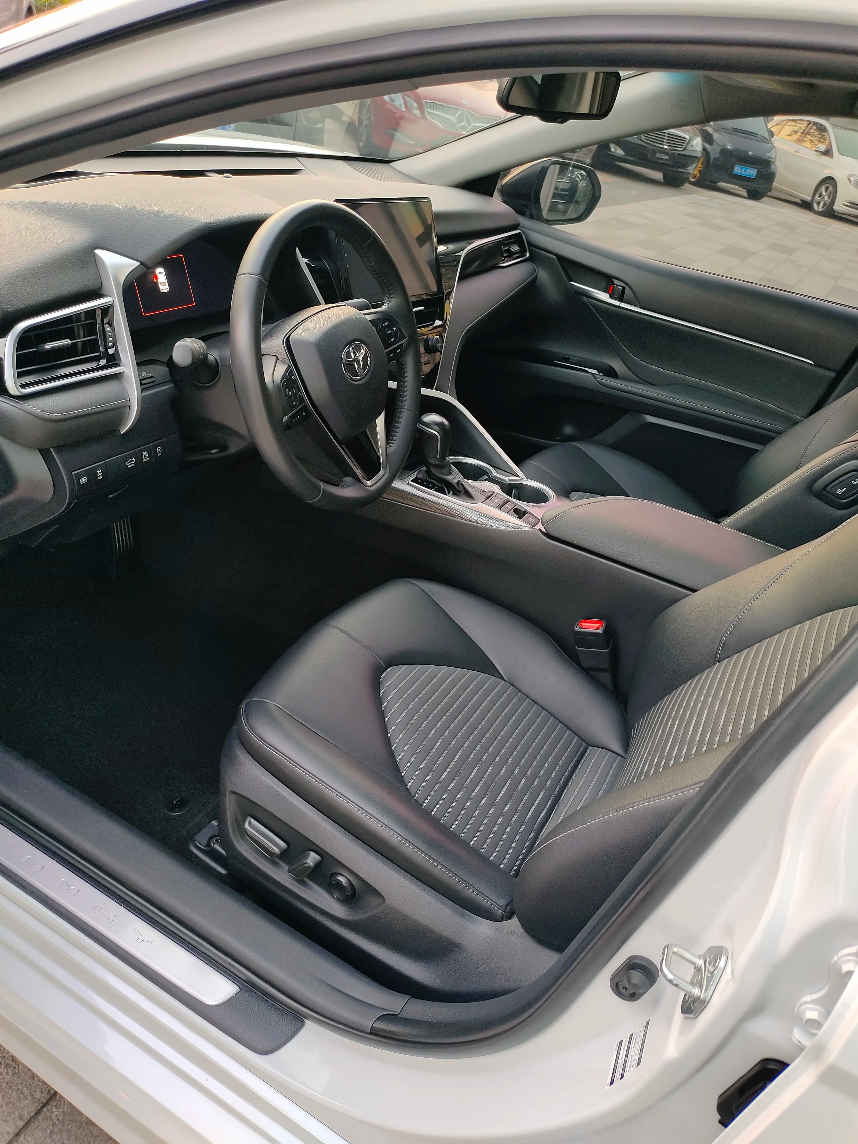 Toyota Camry 2023 г. 30076 км. — фото 8