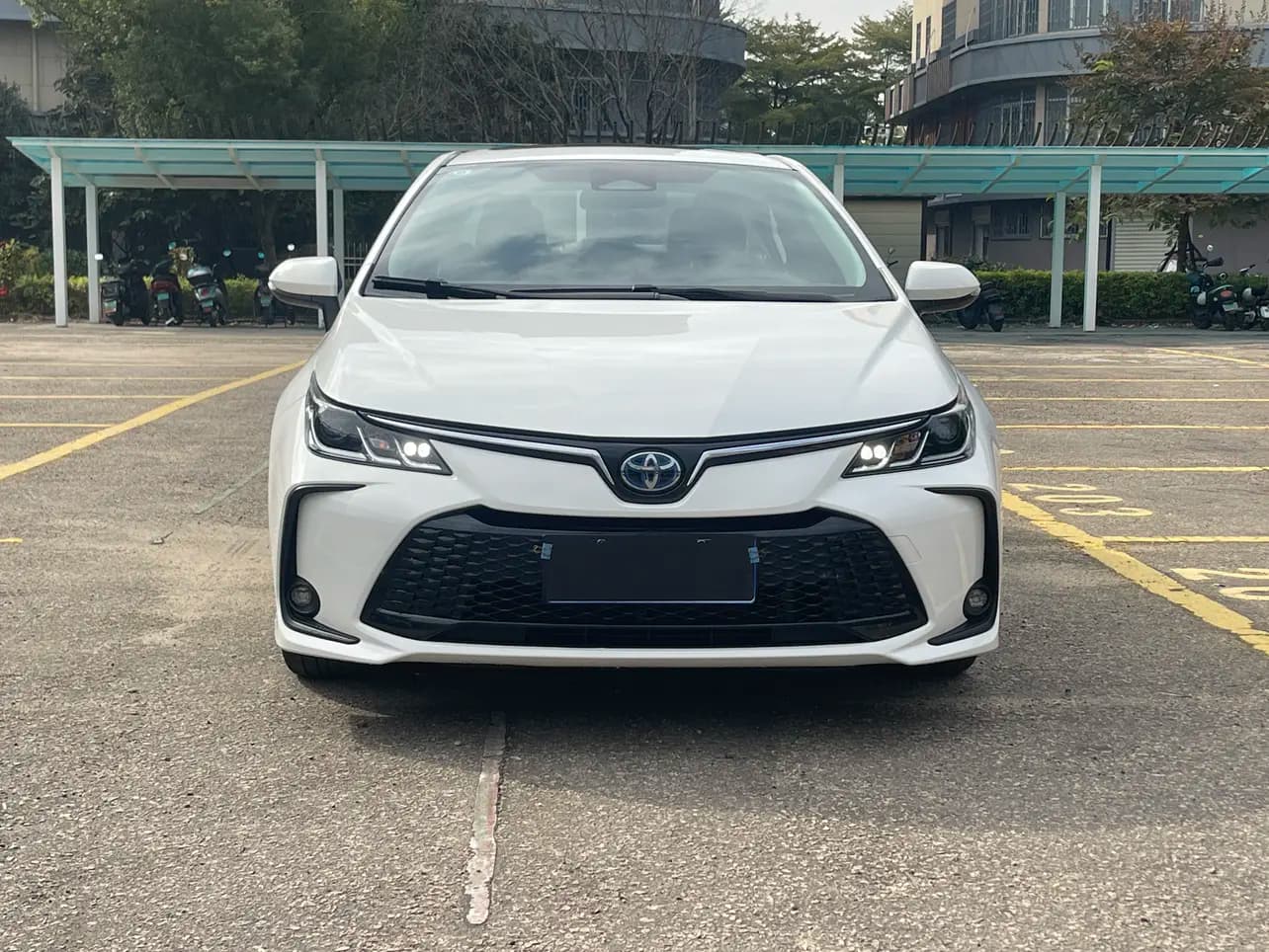 Toyota Corolla 2023 г. 13000 км. — фото 2