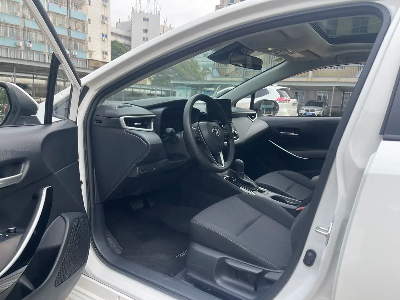 Toyota Corolla 2023 г. 13000 км. — фото 12