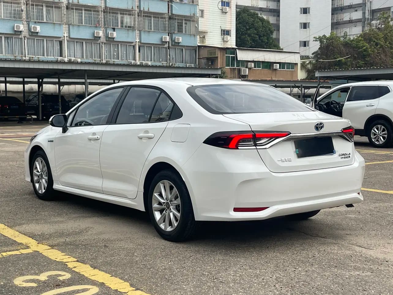 Toyota Corolla 2023 г. 13000 км. — фото 3