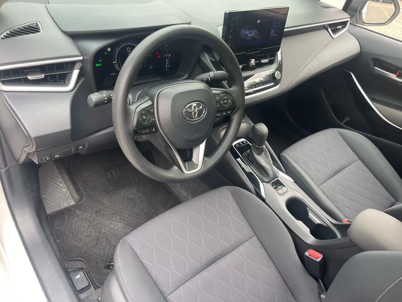 Toyota Corolla 2023 г. 13000 км. — фото 8