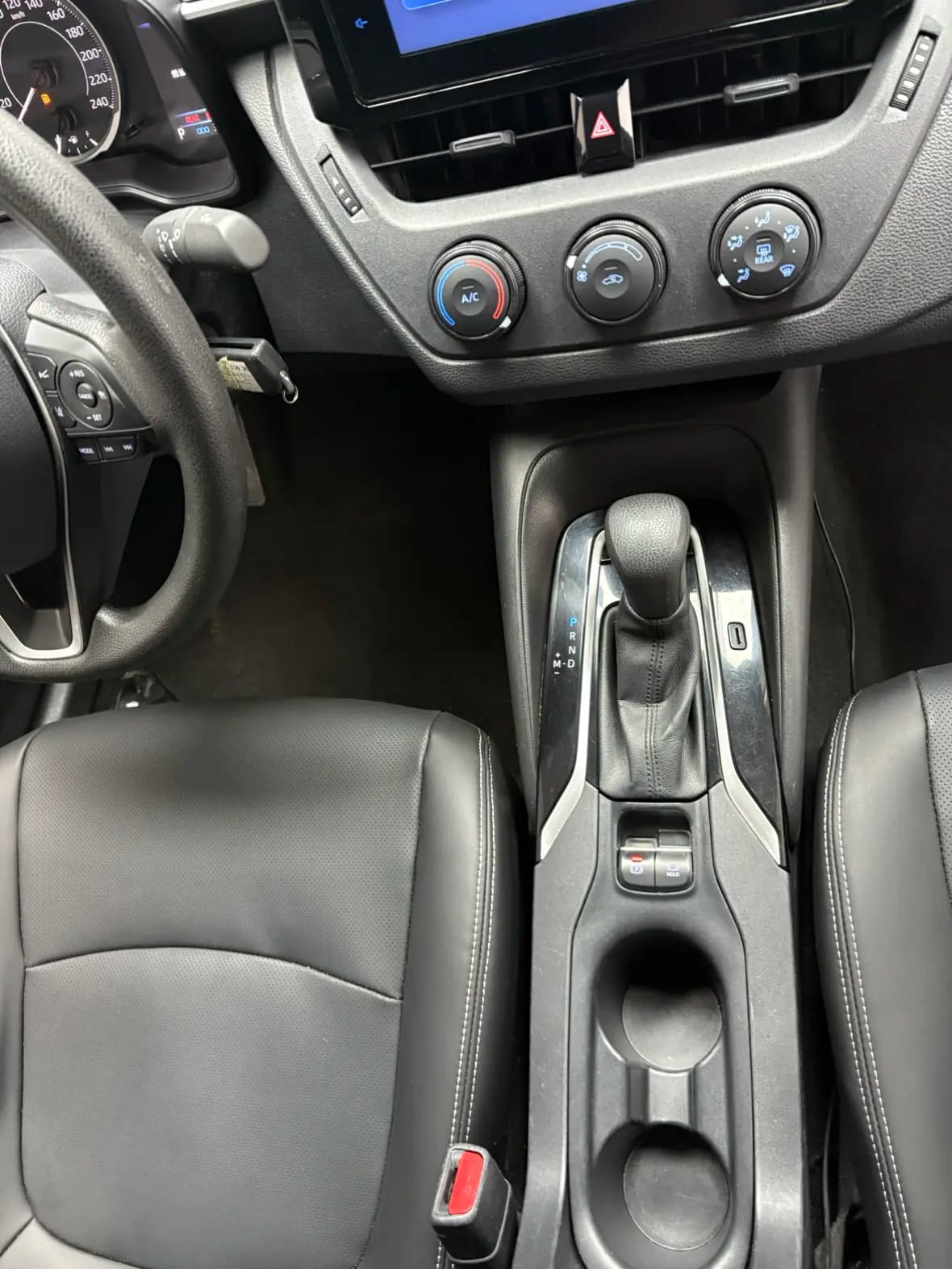 Toyota Corolla 2023 г. 32400 км. — фото 12