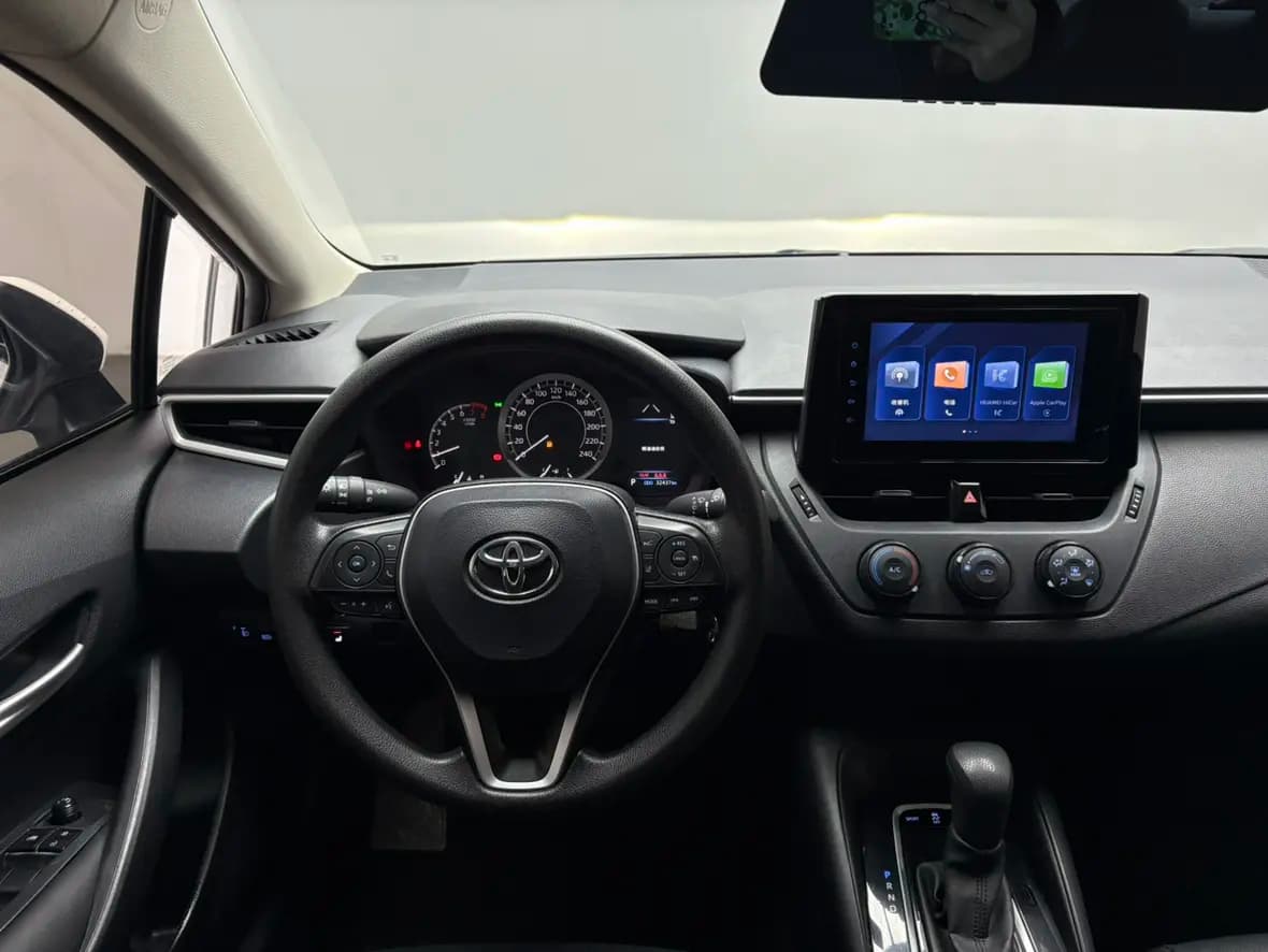 Toyota Corolla 2023 г. 32400 км. — фото 17