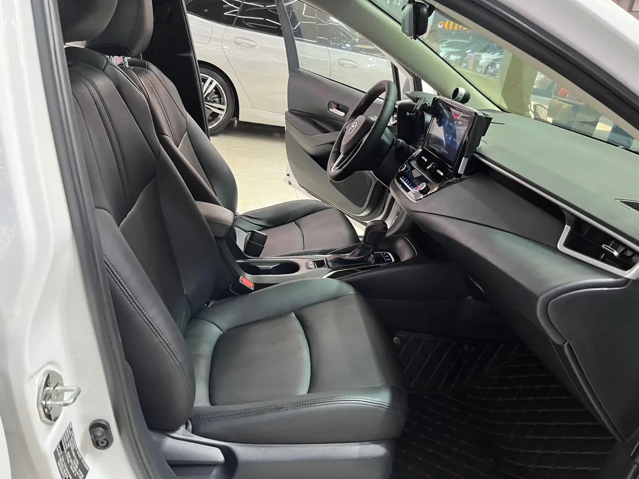 Toyota Corolla 2022 г. 48000 км. — фото 17