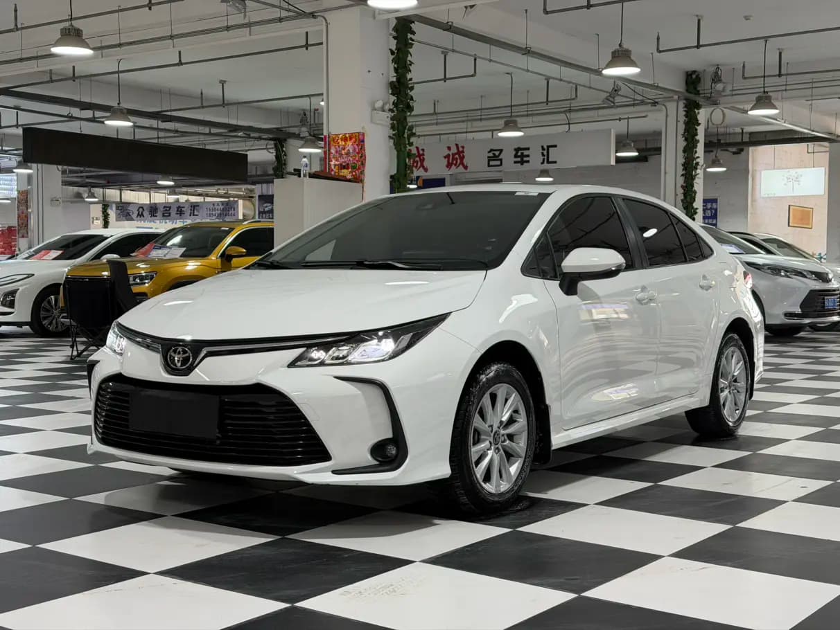 Toyota Corolla 2023 г. 24000 км.
