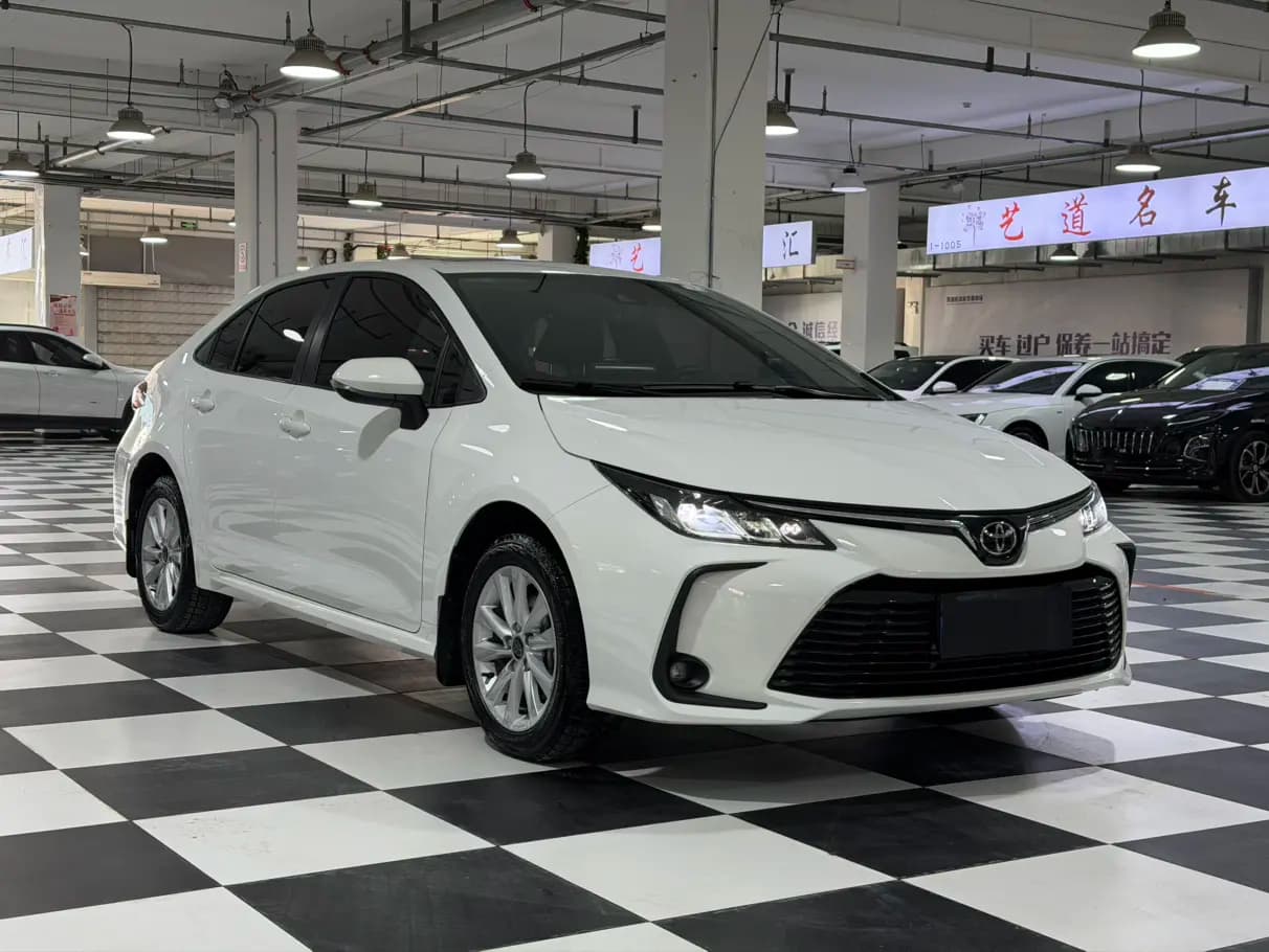Toyota Corolla 2023 г. 24000 км. — фото 3