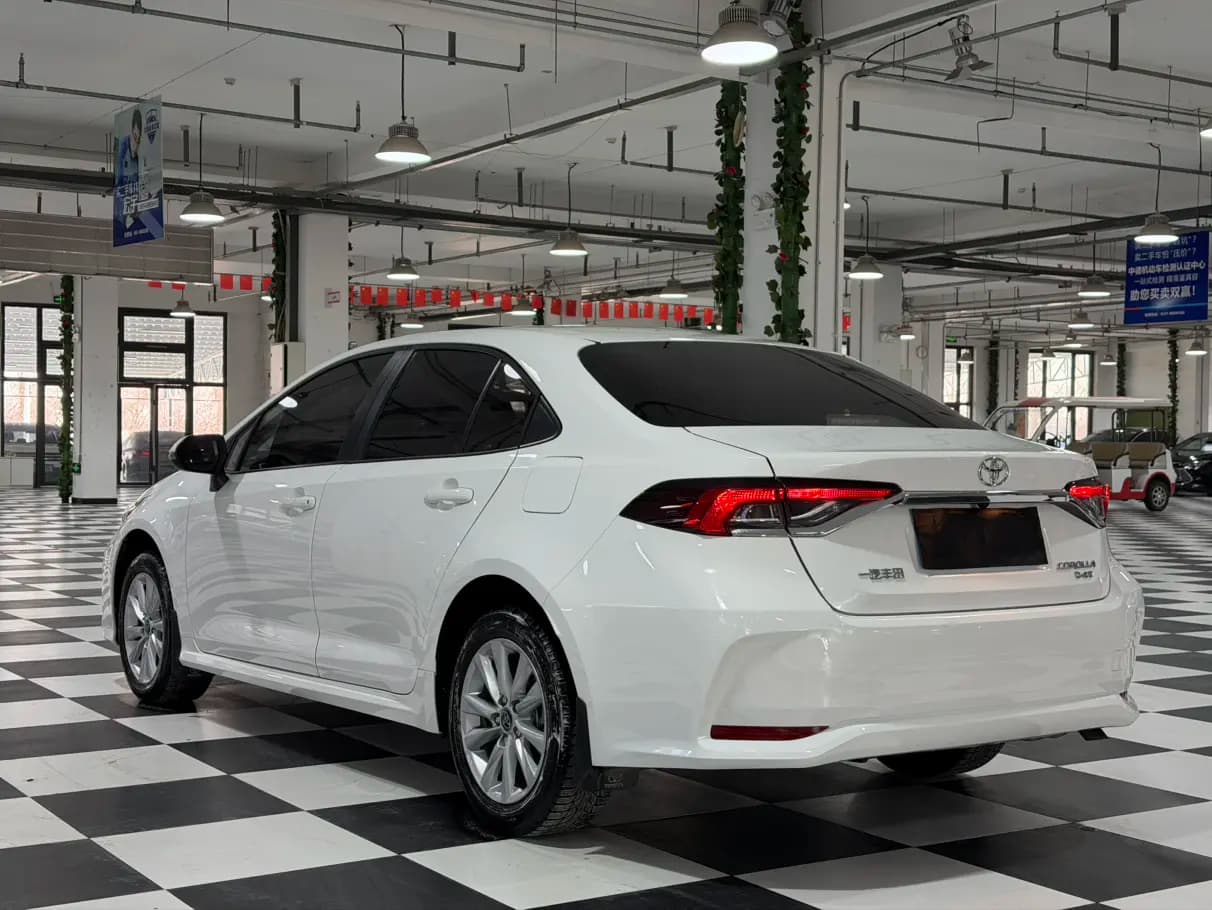 Toyota Corolla 2023 г. 24000 км. — фото 4