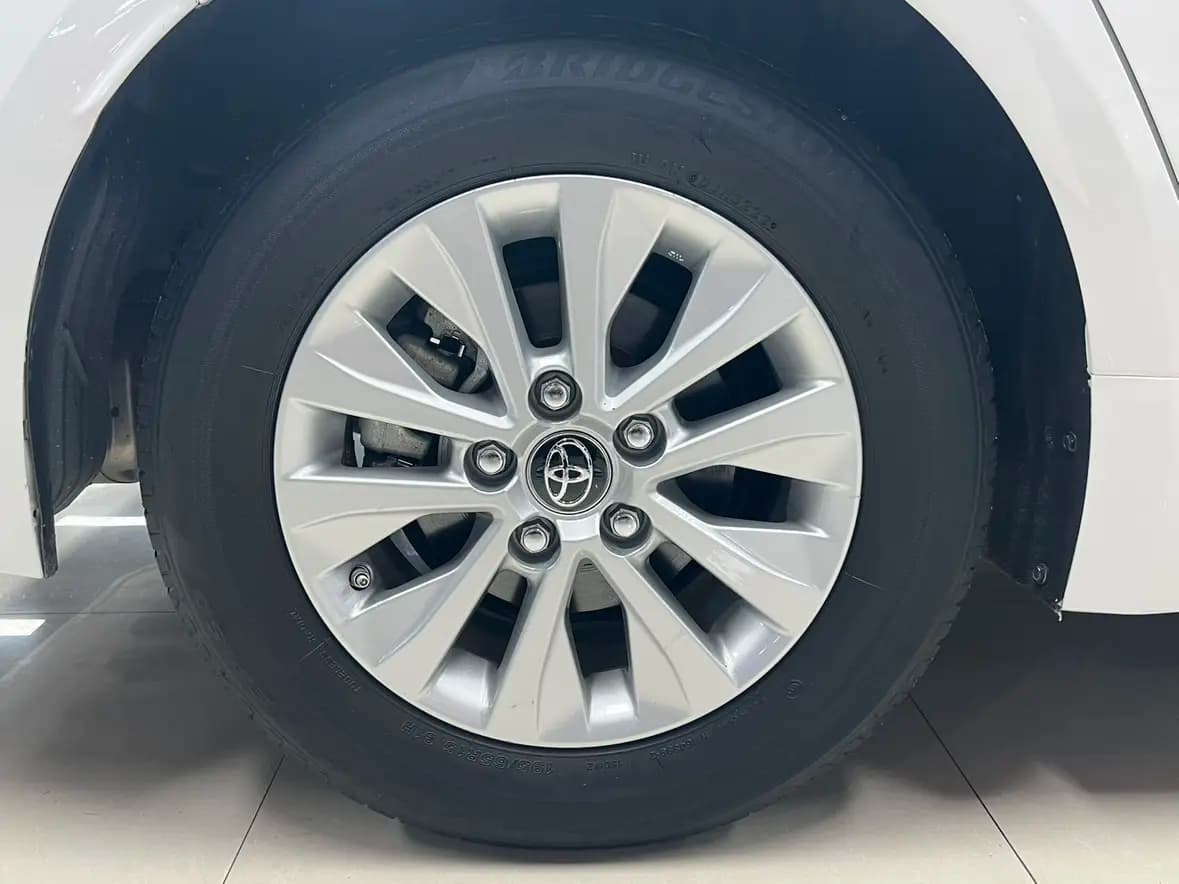 Toyota Corolla 2023 г. 36000 км. — фото 9
