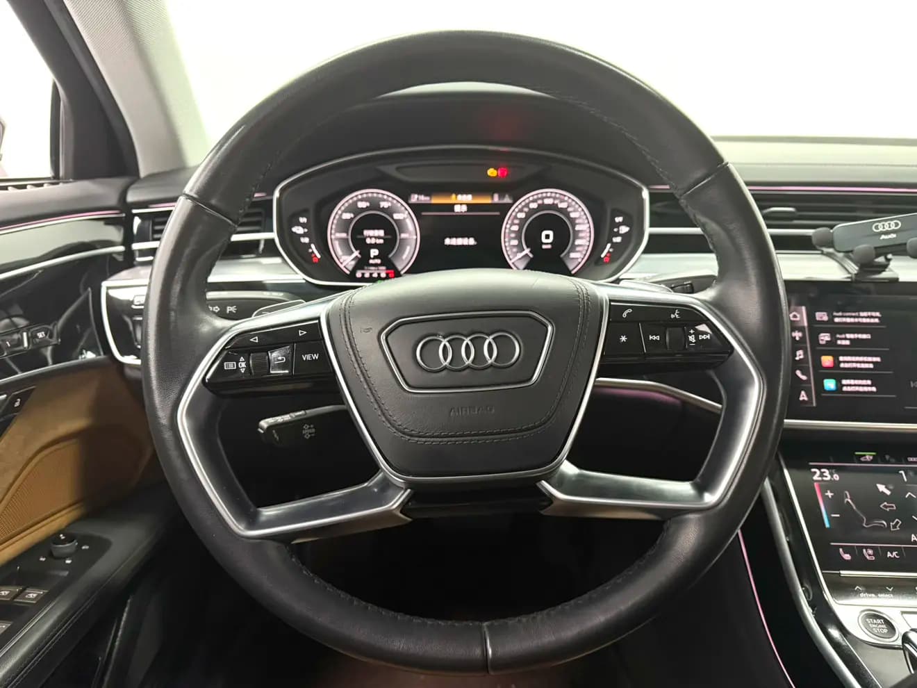 Audi A8 PHEV 2022 г. 44015 км. — фото 13