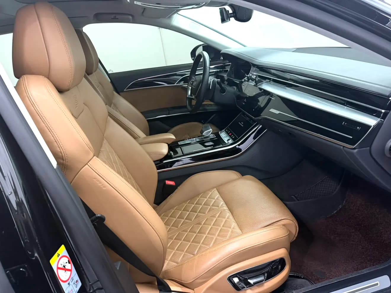 Audi A8 PHEV 2022 г. 44015 км. — фото 22