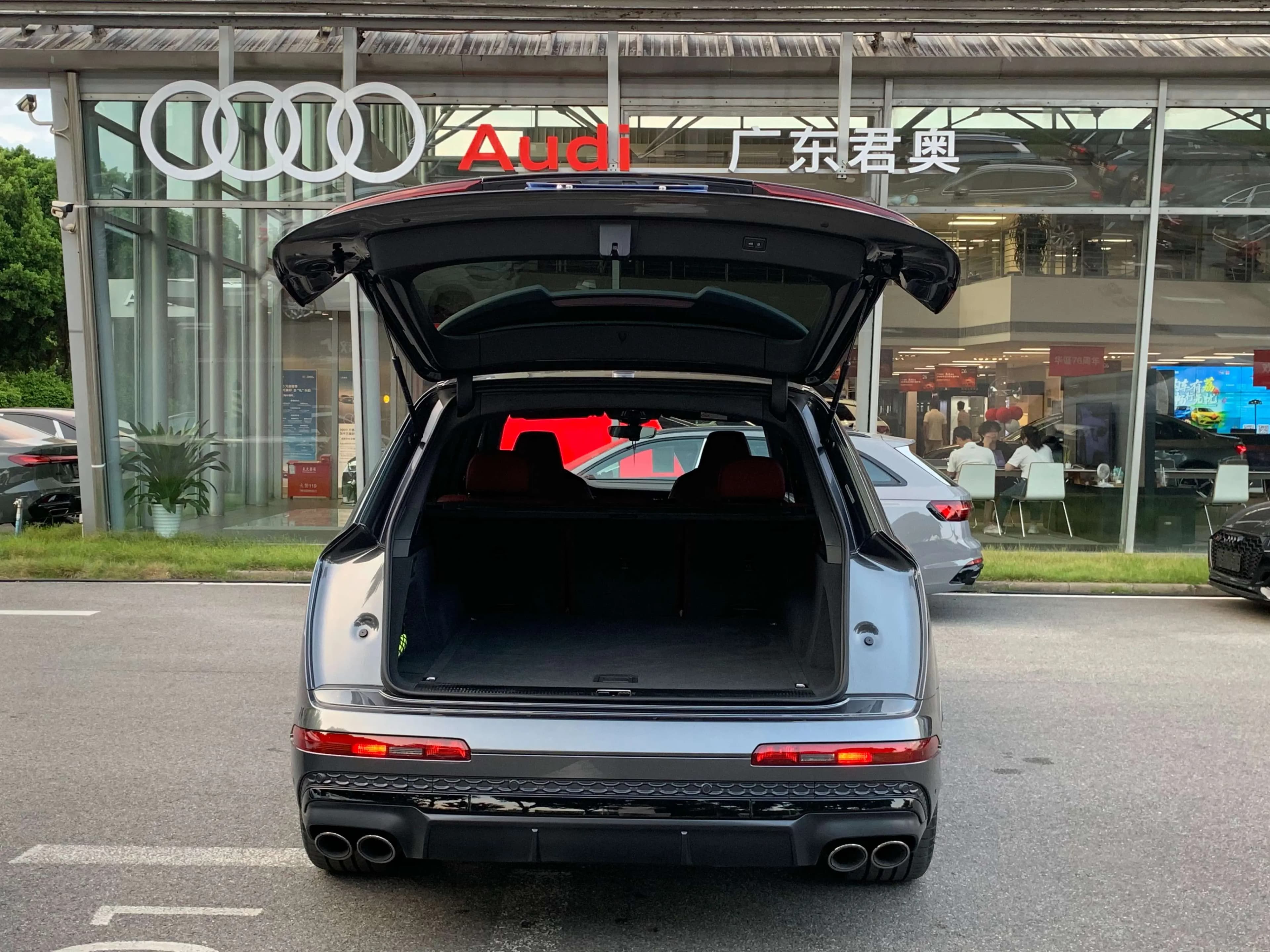 Audi SQ7 2024 г. 1339 км. — фото 16