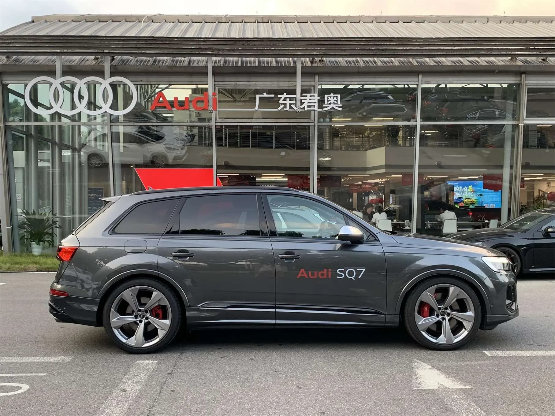 Audi SQ7 2024 г. 1339 км. — фото 7