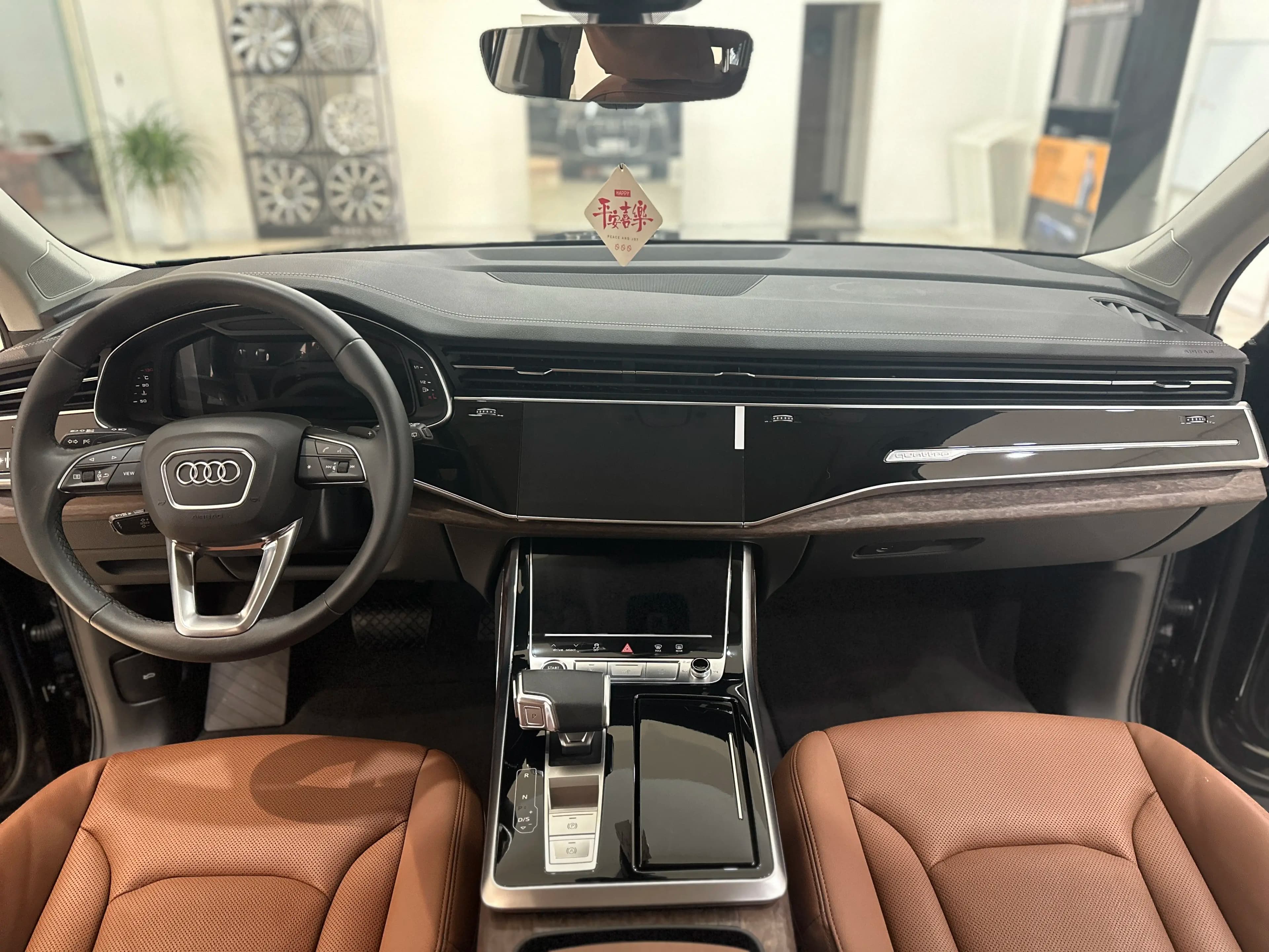 Audi Q7 2023 г. 35834 км. — фото 13