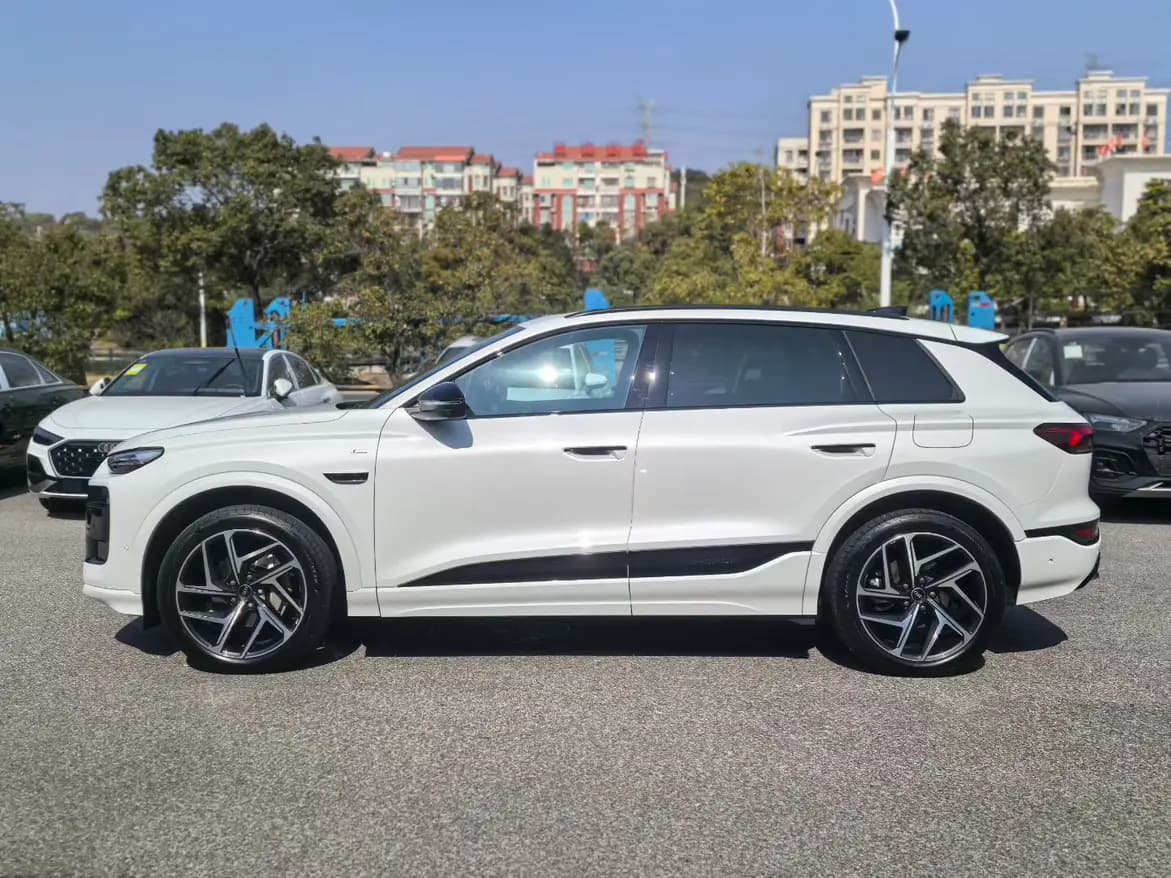 Audi Q6L e-tron 2025 г. 2531 км. — фото 3